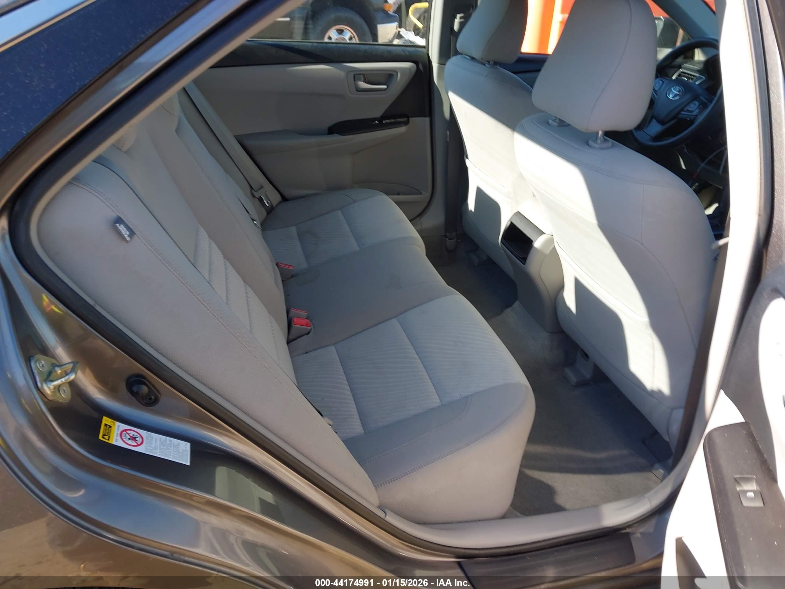 TOYOTA CAMRY image 8