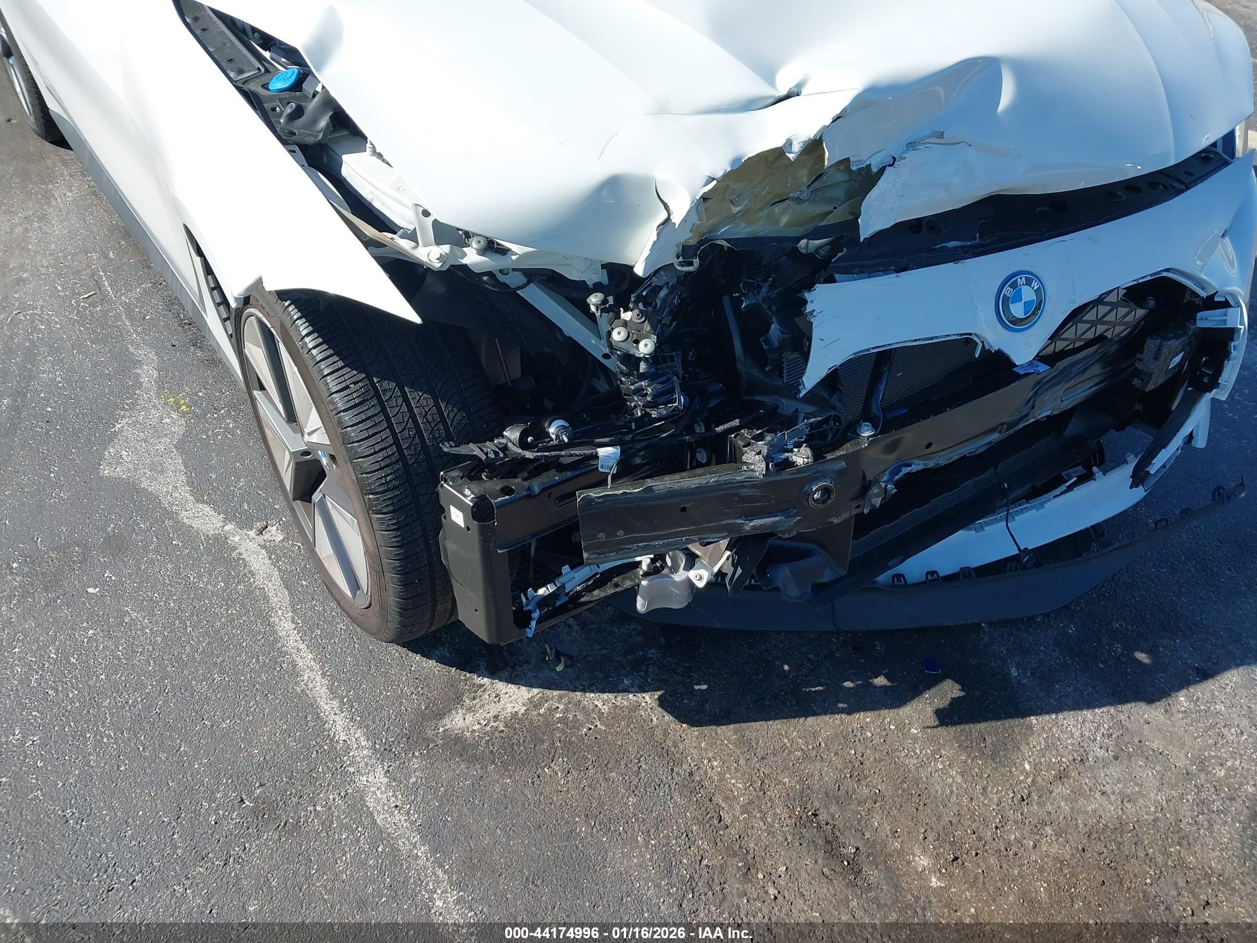 BMW I4 image 6