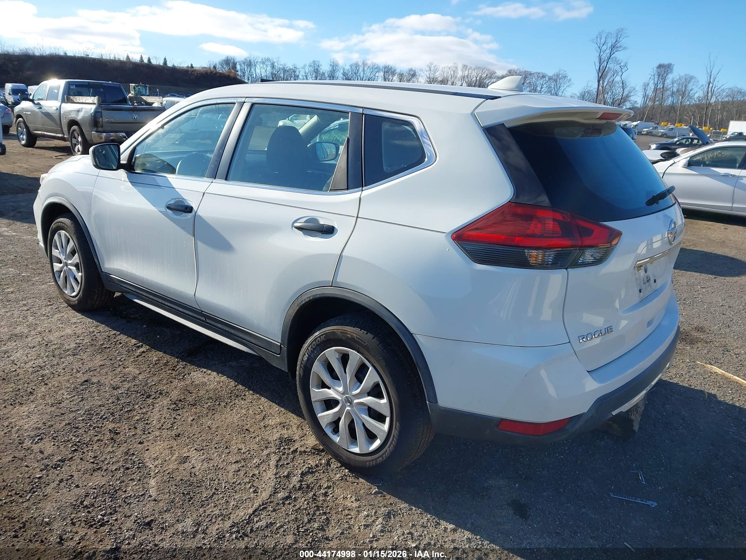 NISSAN ROGUE image 3