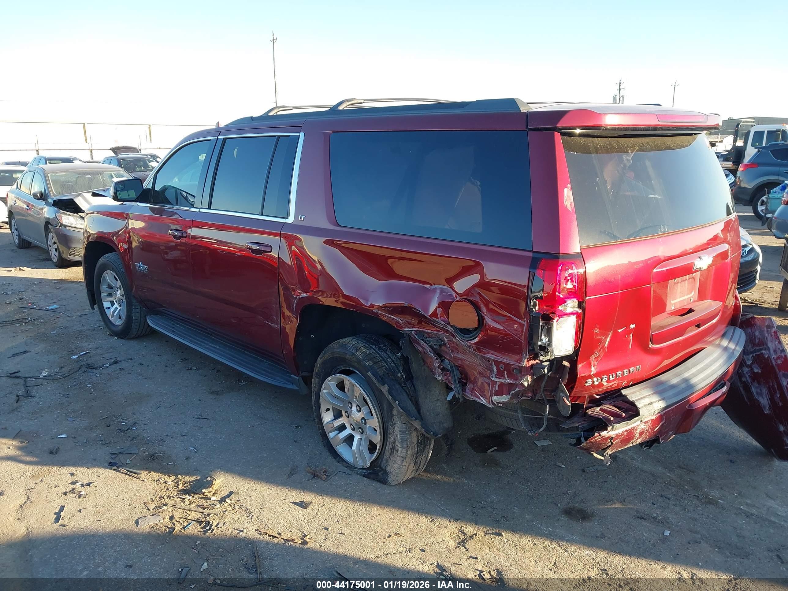 CHEVROLET SUBURBAN image 3