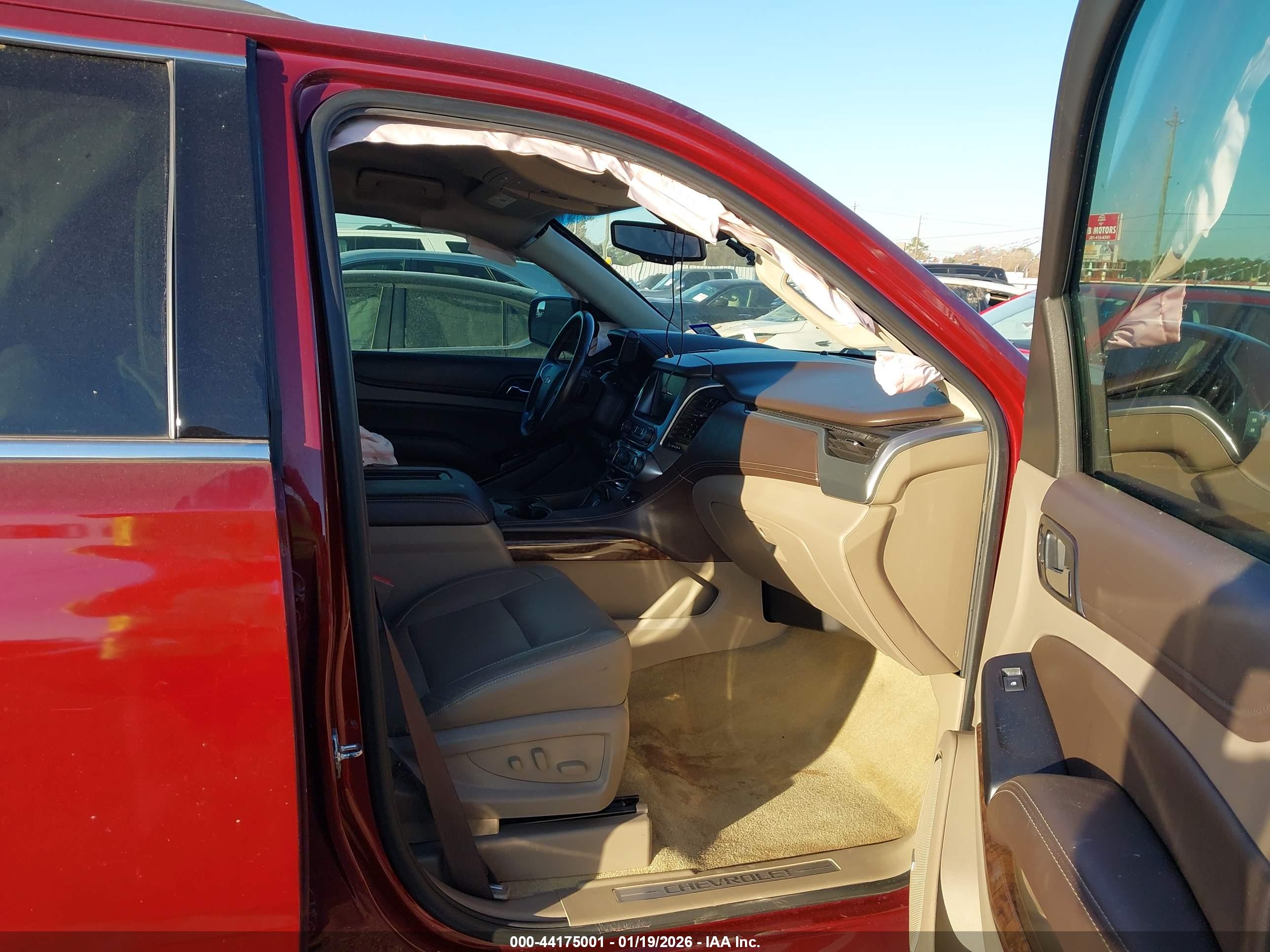 CHEVROLET SUBURBAN image 5