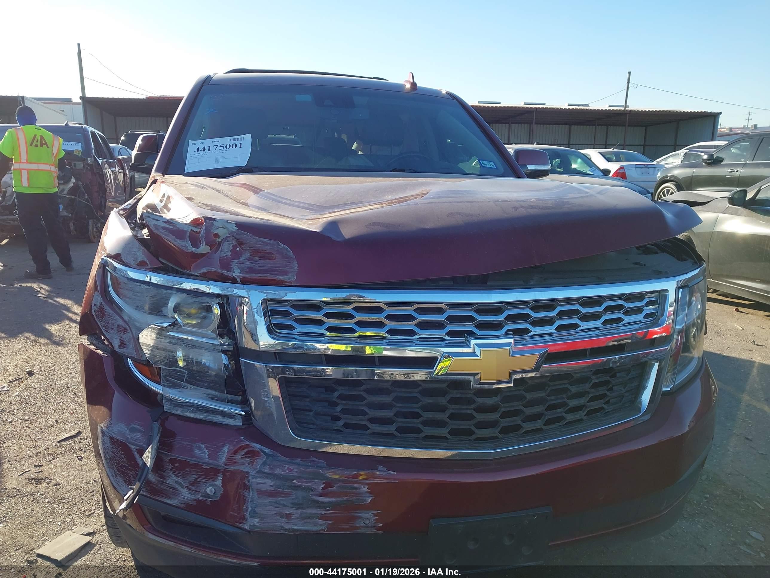 CHEVROLET SUBURBAN image 6