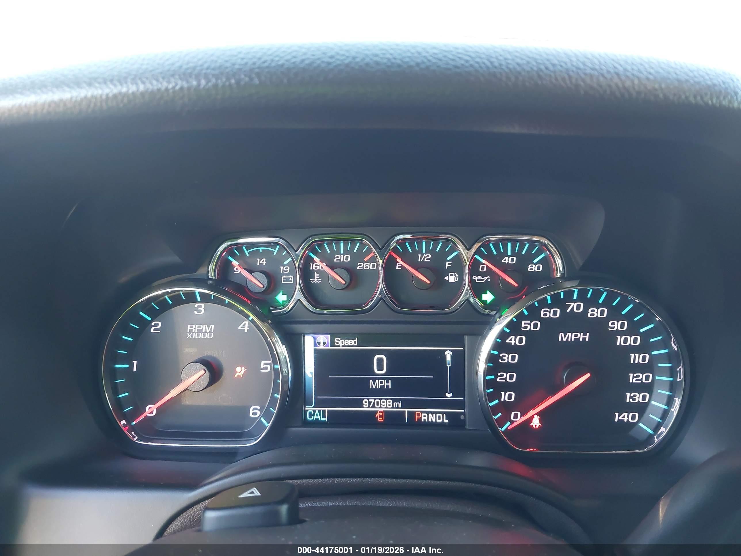 CHEVROLET SUBURBAN image 7