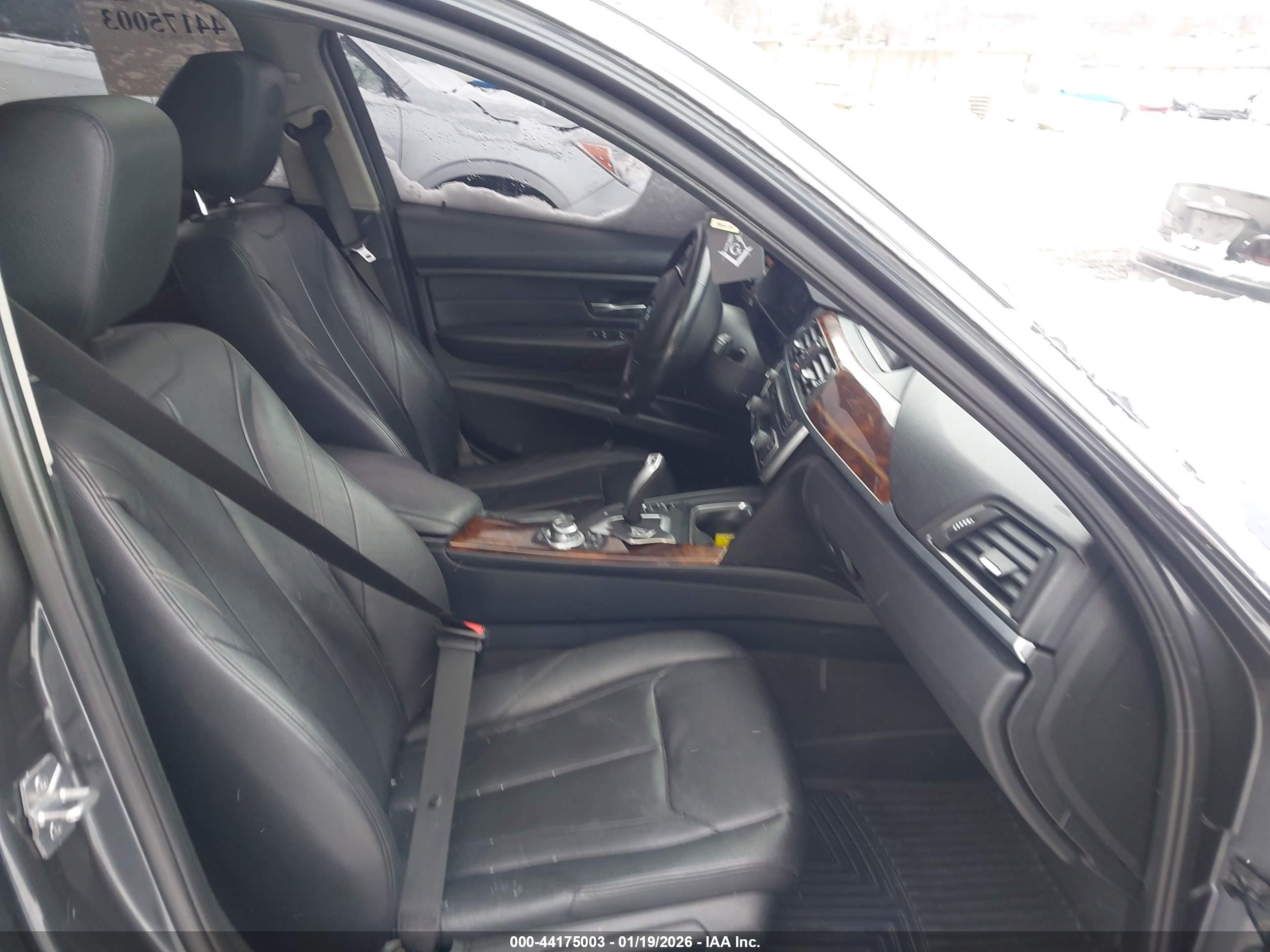 BMW 328I image 5