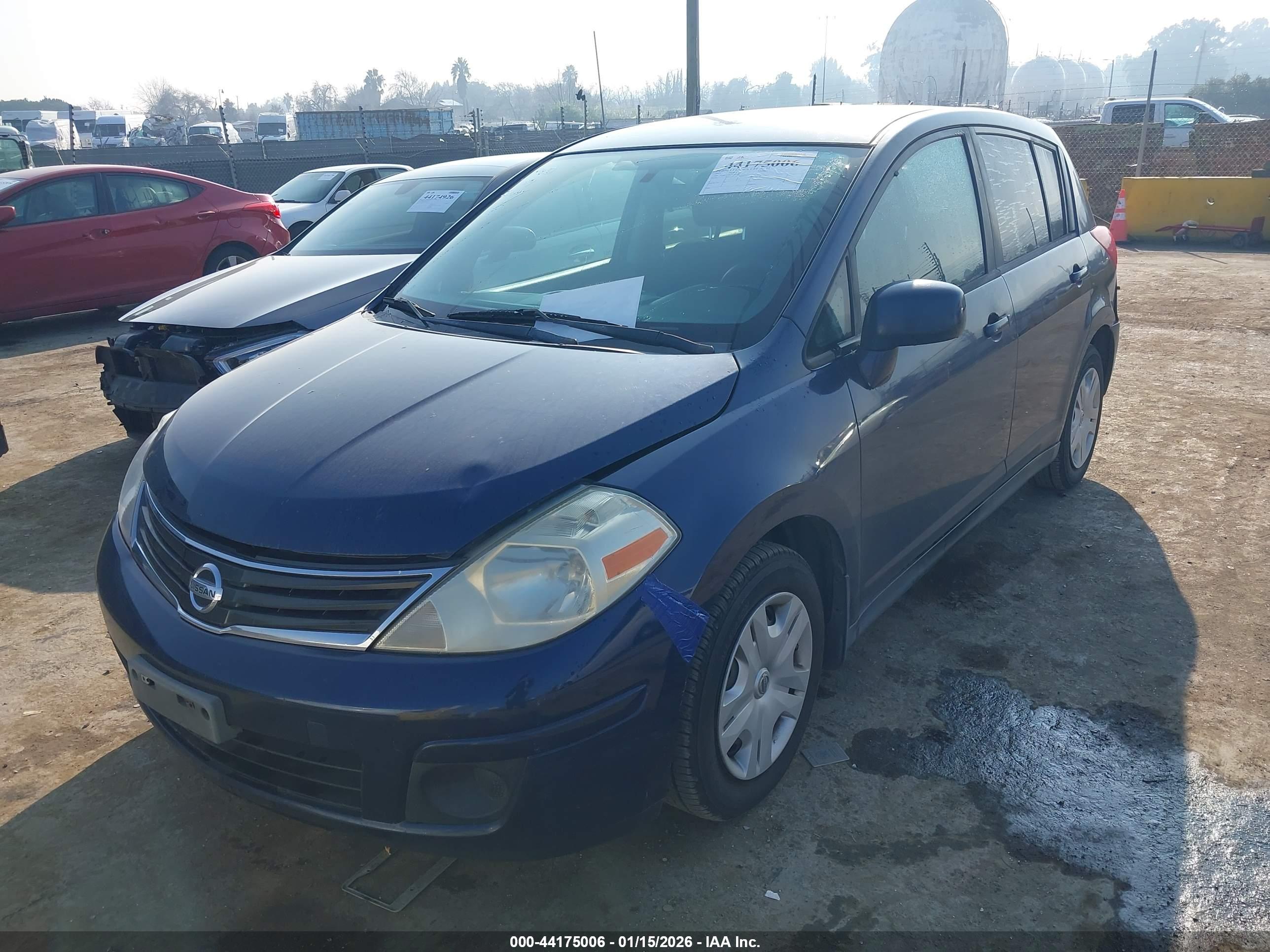 NISSAN VERSA image 6
