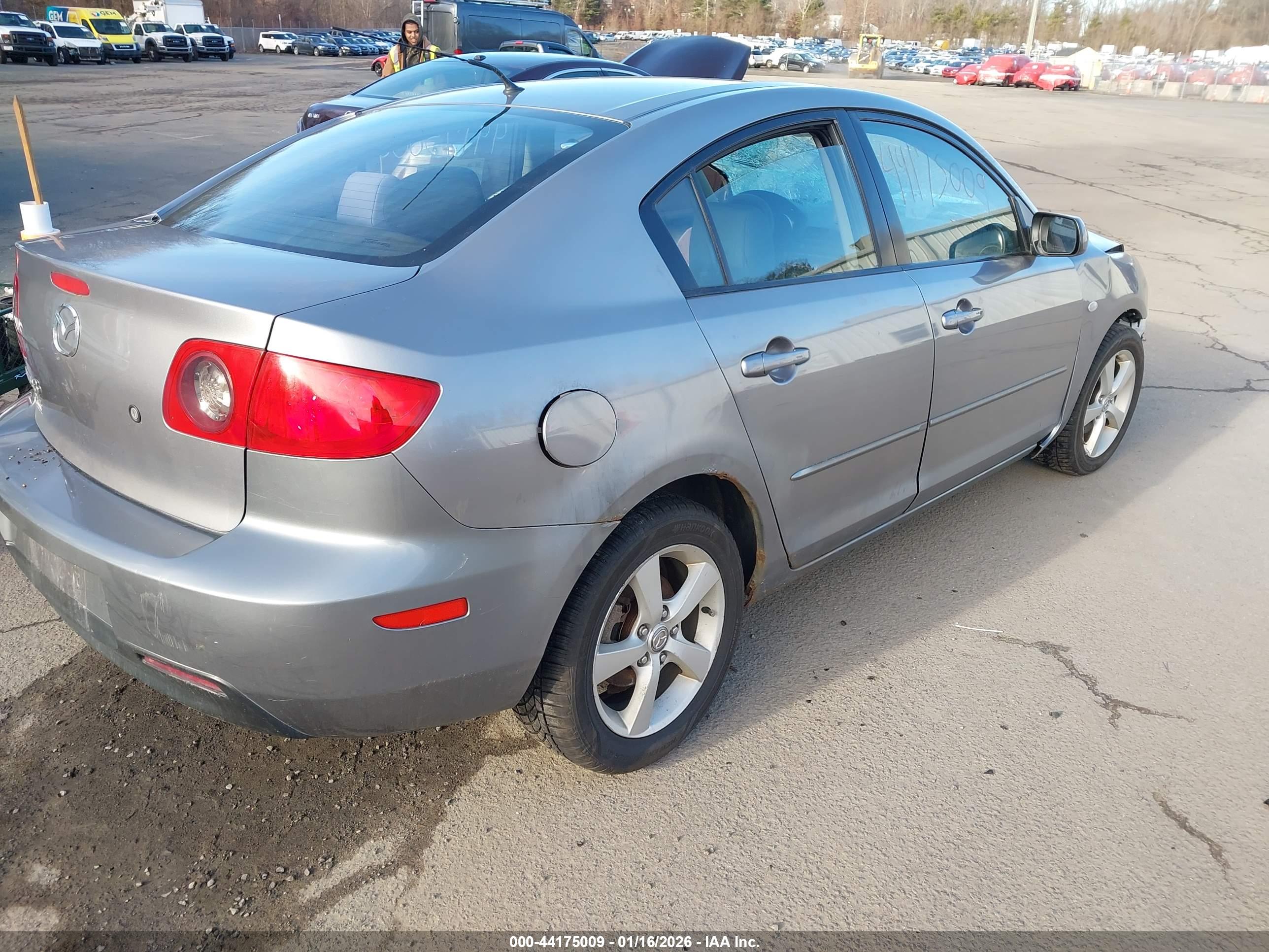 MAZDA MAZDA3 image 4