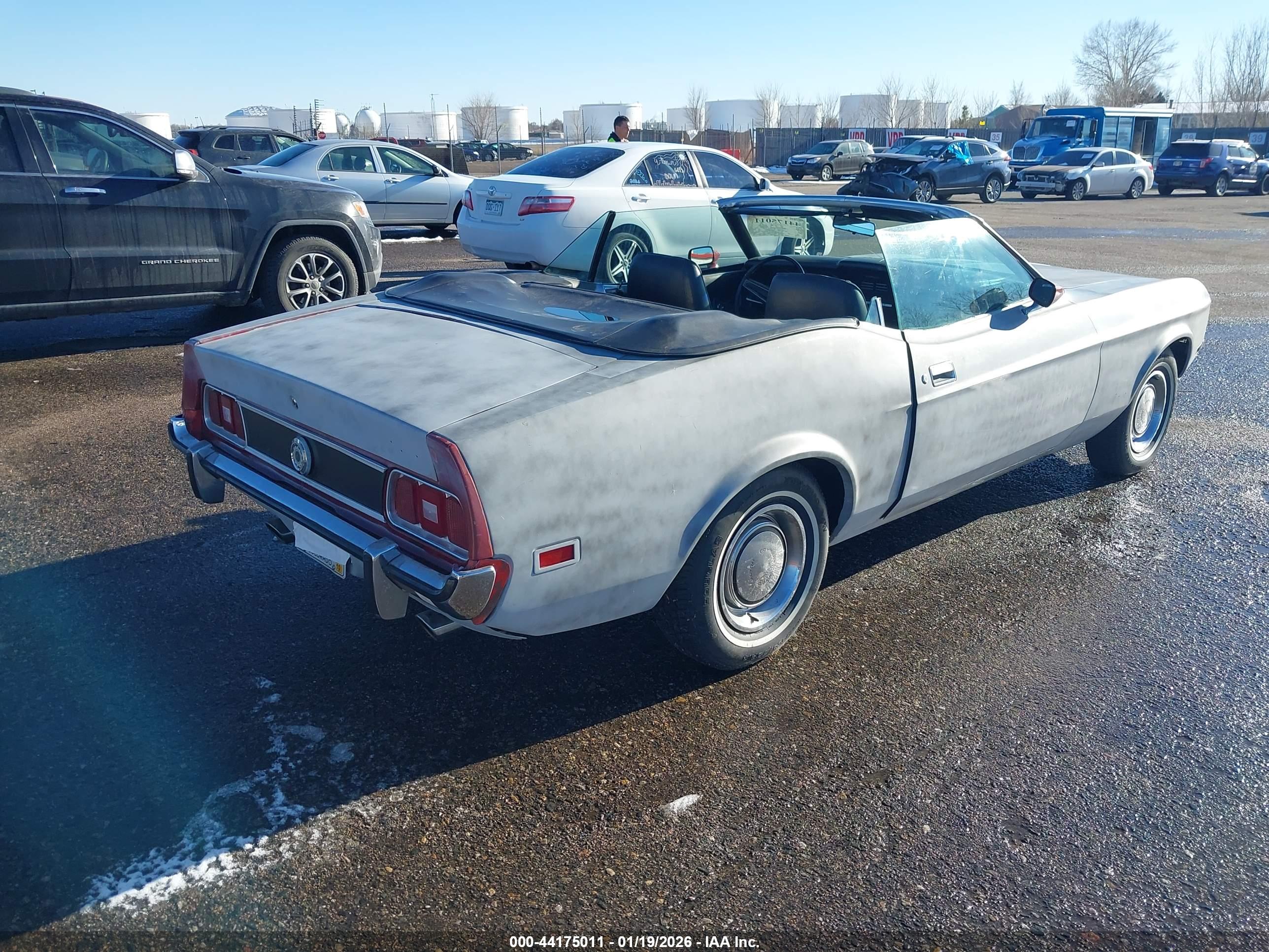 FORD MUSTANG image 4
