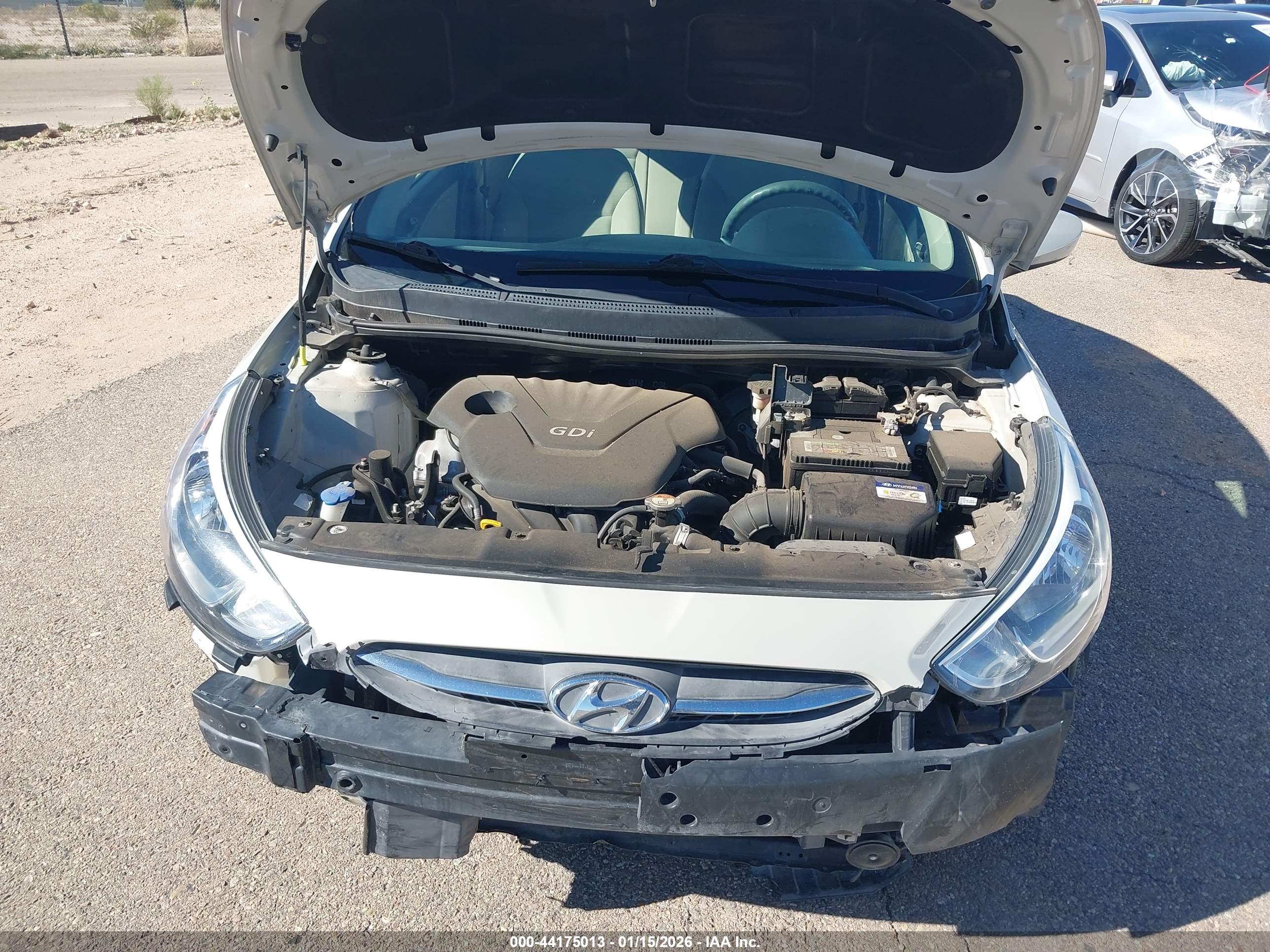HYUNDAI ACCENT image 10