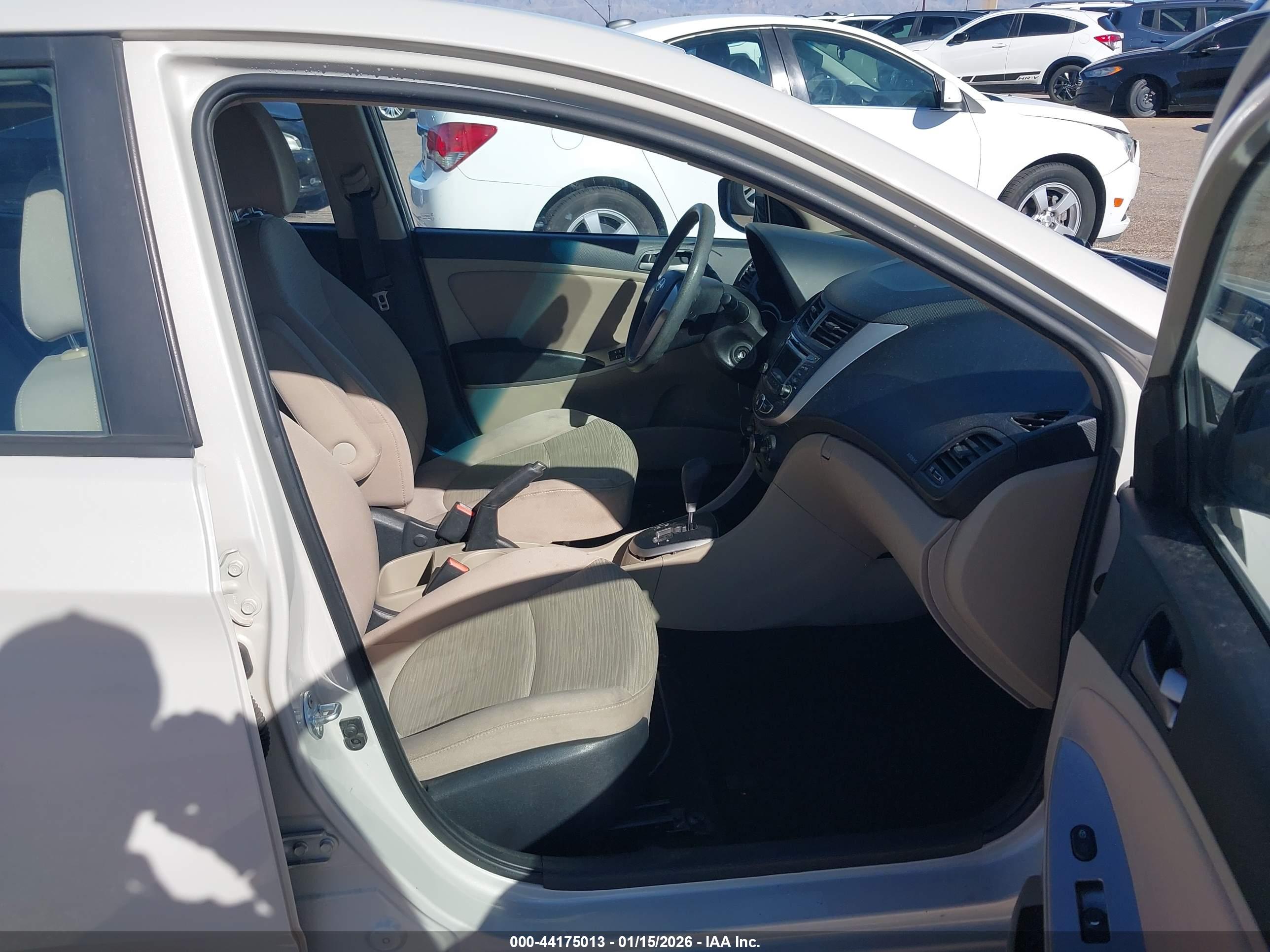 HYUNDAI ACCENT image 5