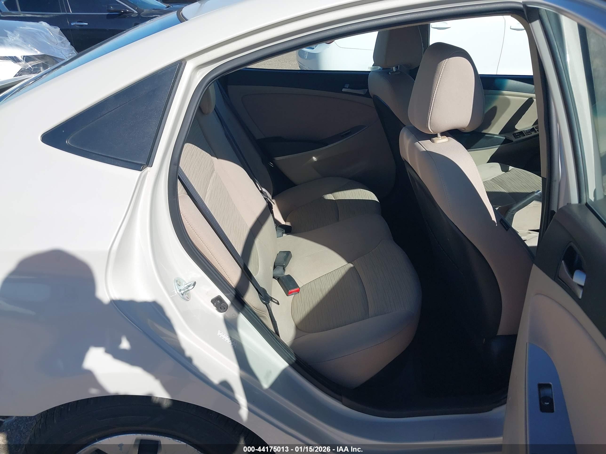 HYUNDAI ACCENT image 8