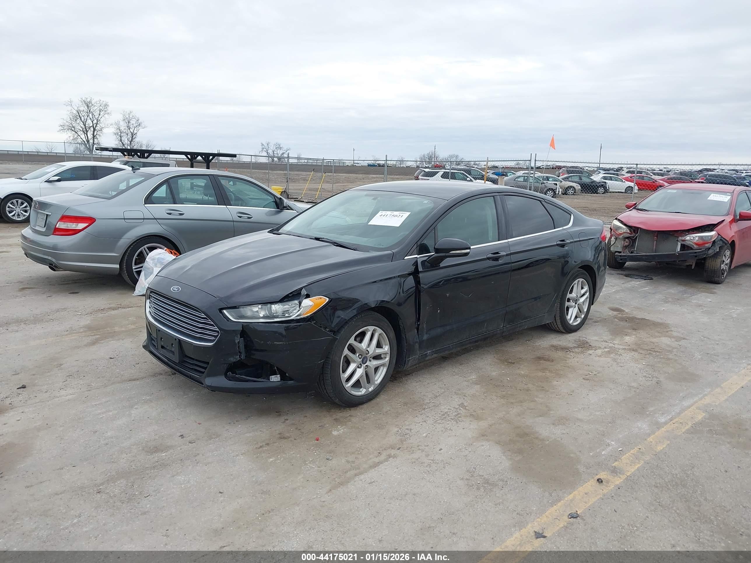 FORD FUSION image 2