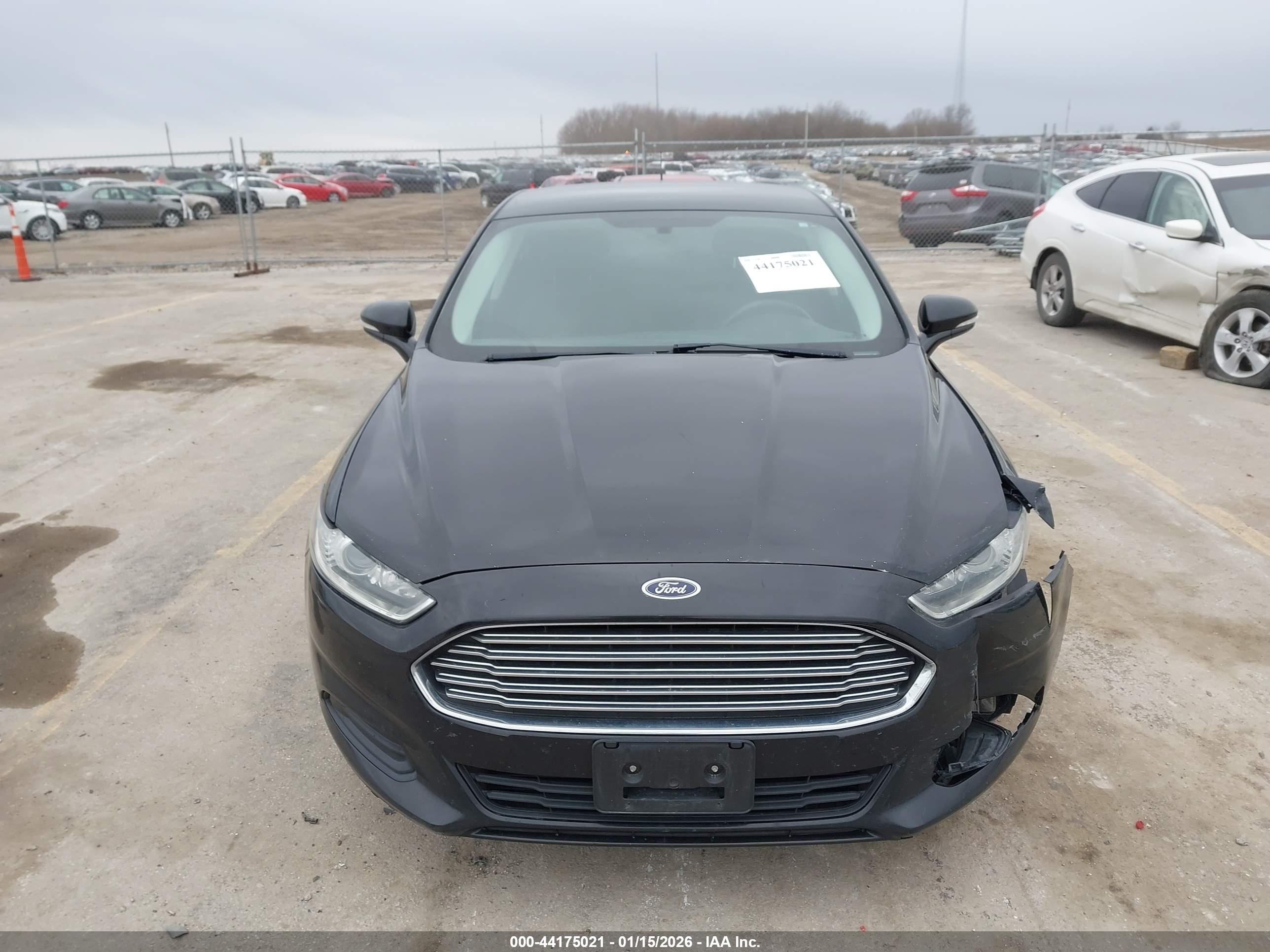 FORD FUSION image 6