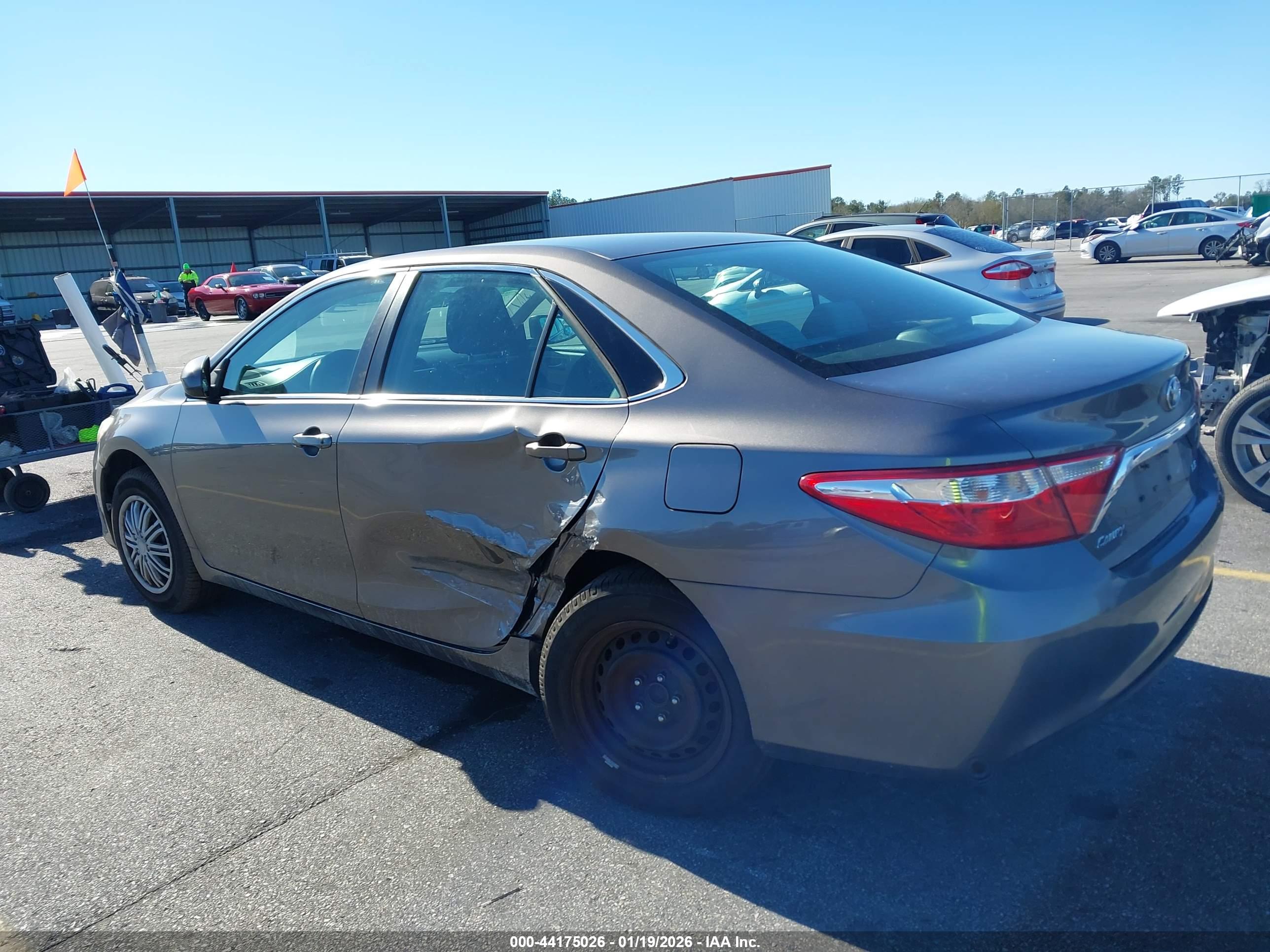 TOYOTA CAMRY image 3