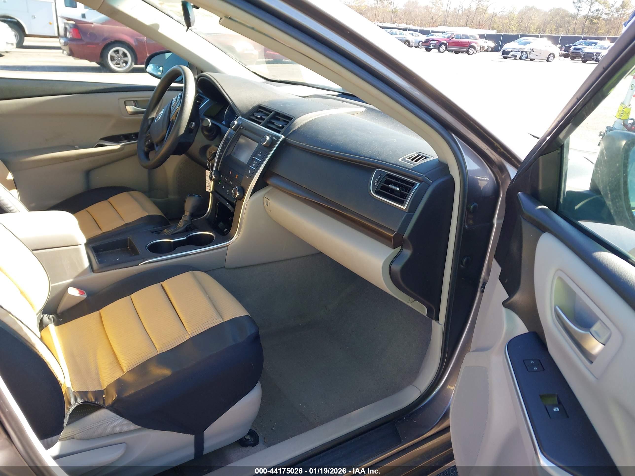TOYOTA CAMRY image 5