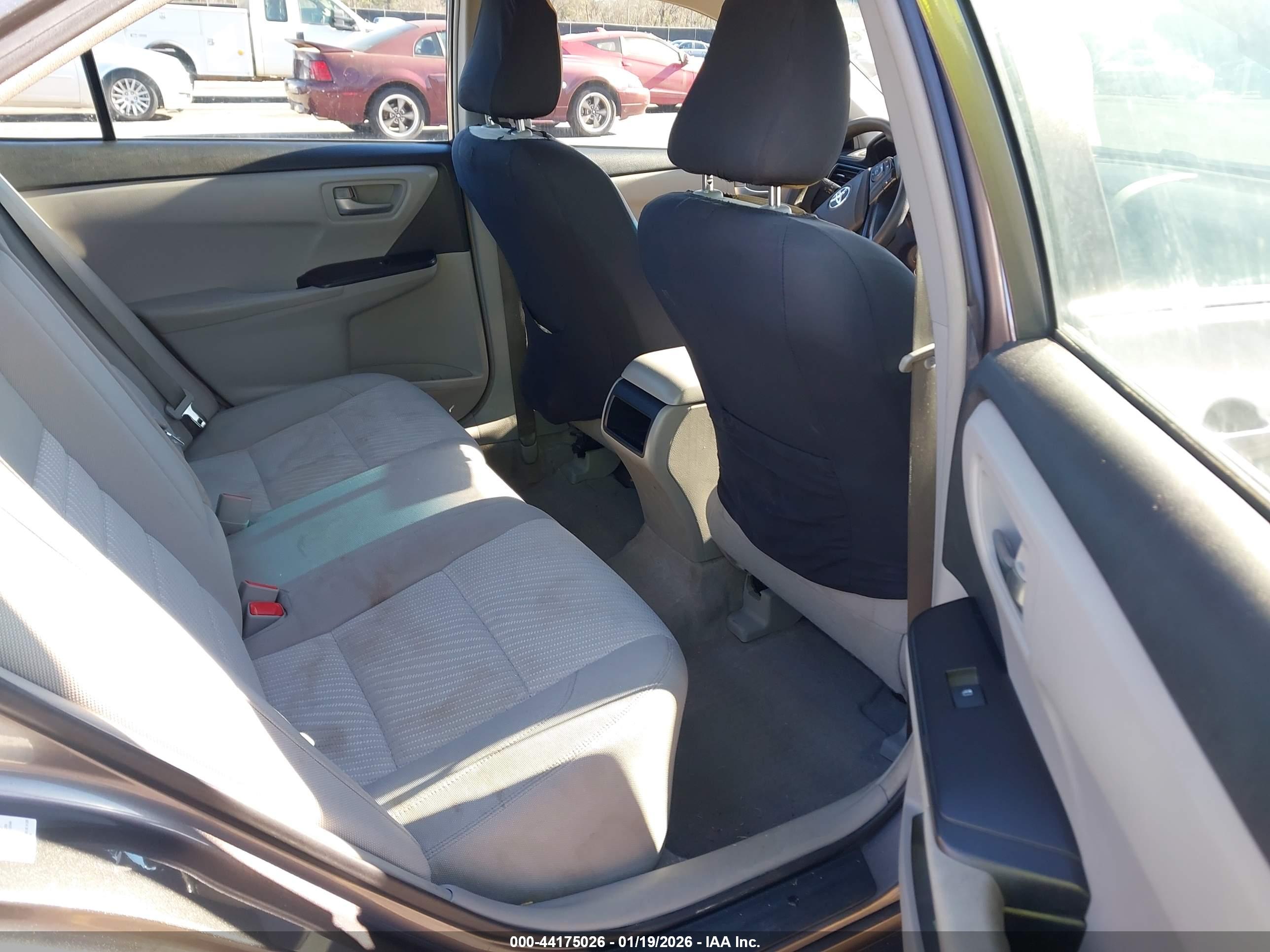 TOYOTA CAMRY image 8