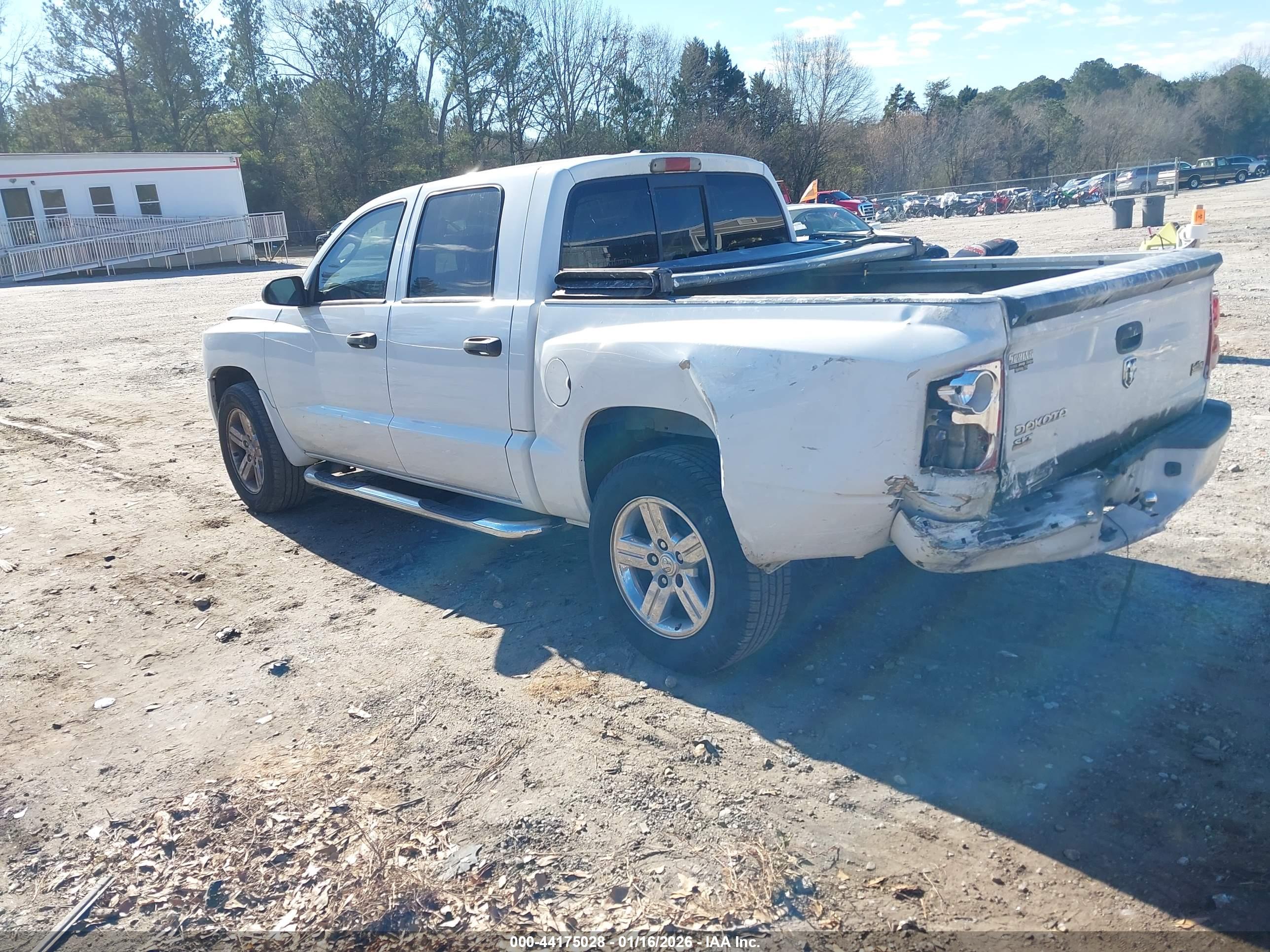 DODGE DAKOTA image 3