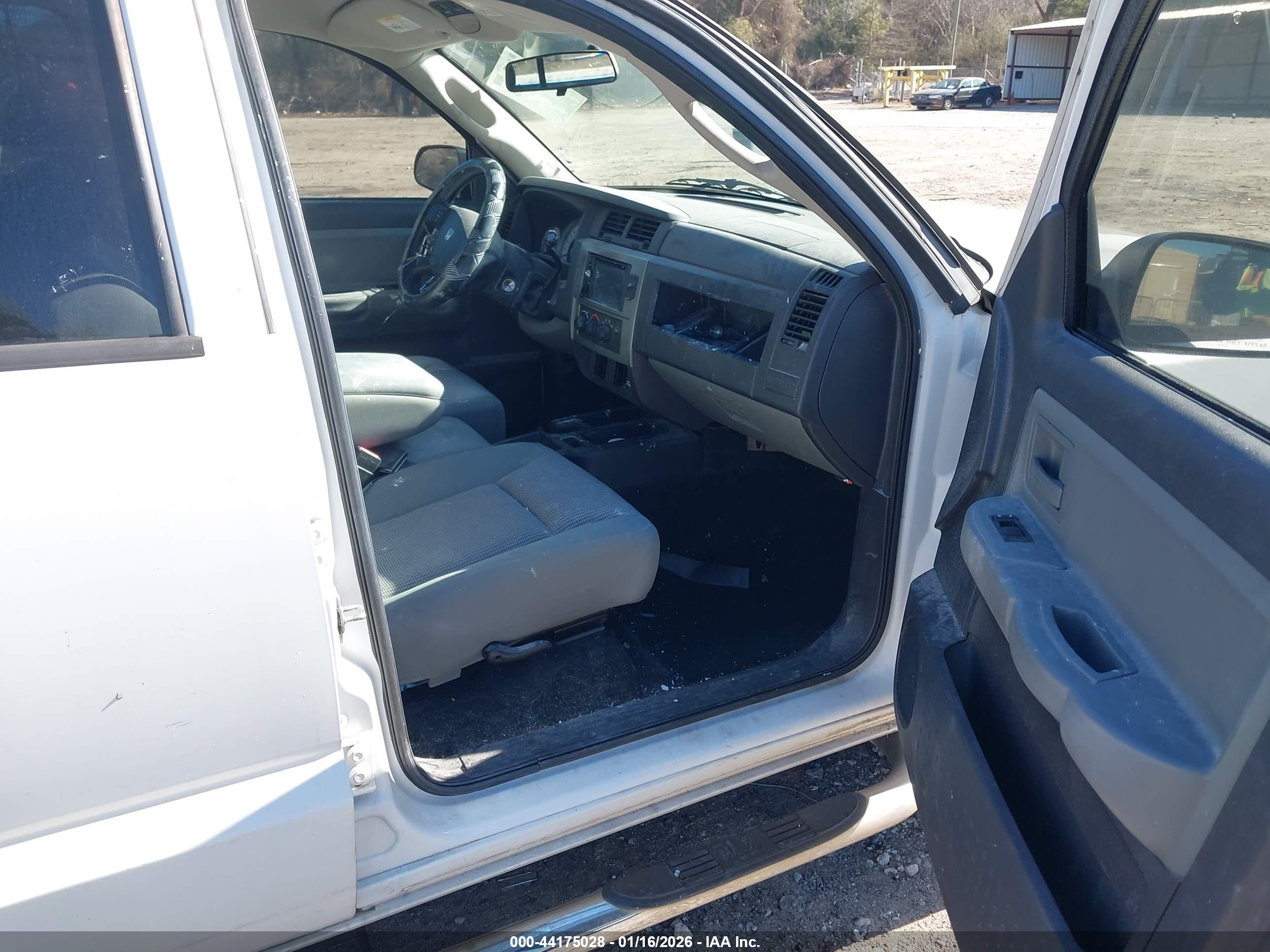 DODGE DAKOTA image 5