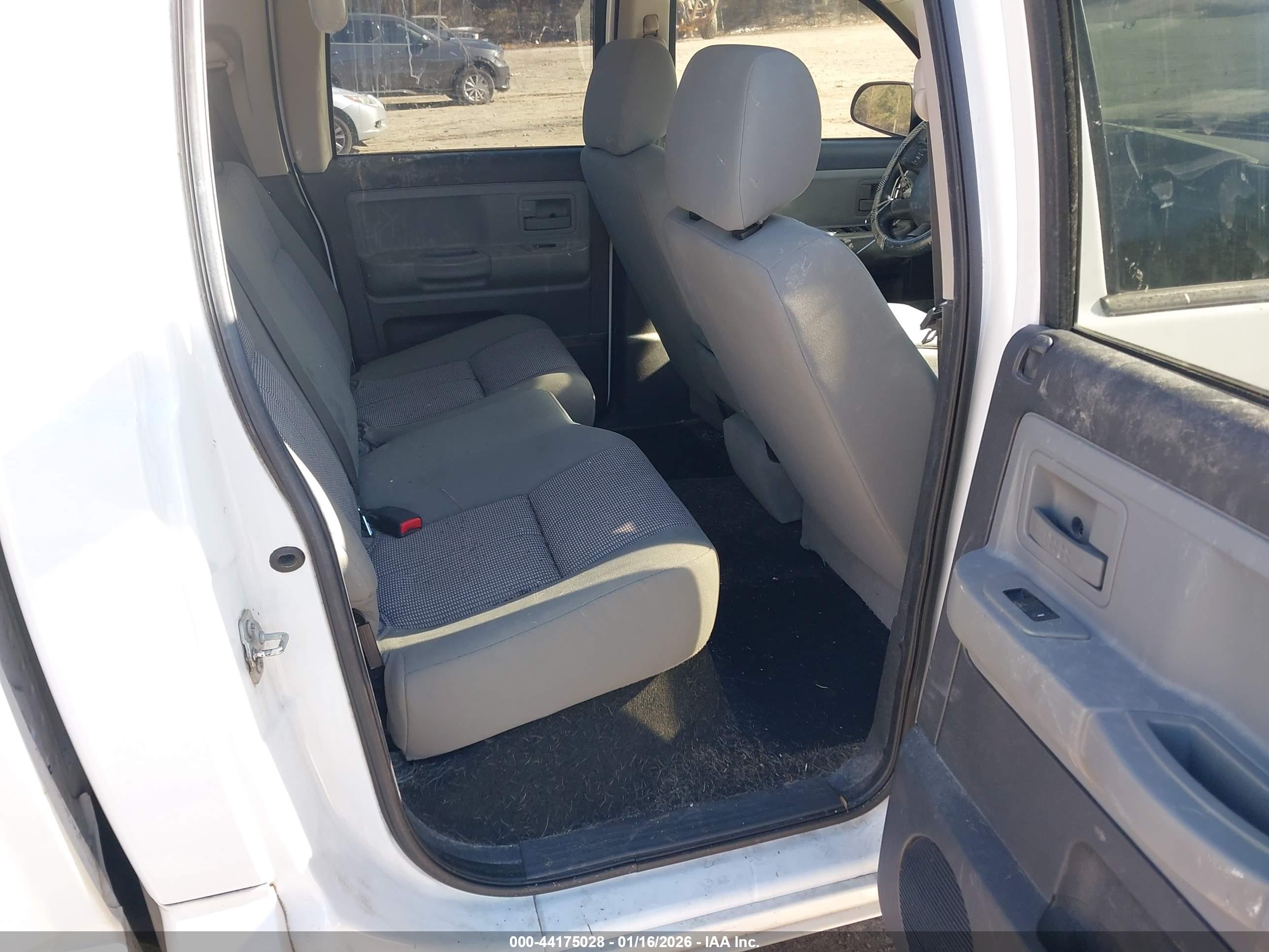 DODGE DAKOTA image 8