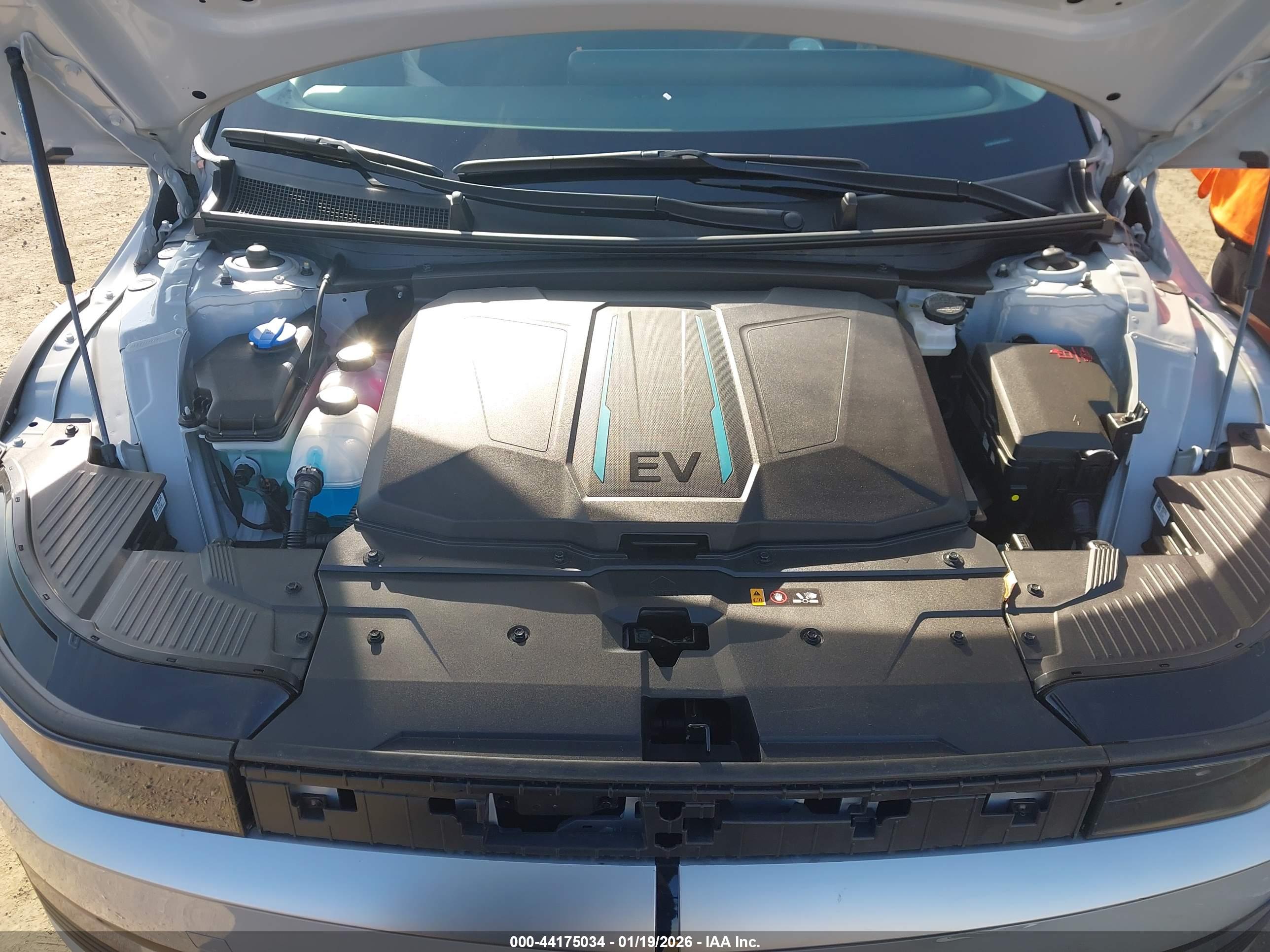 HYUNDAI IONIQ image 10
