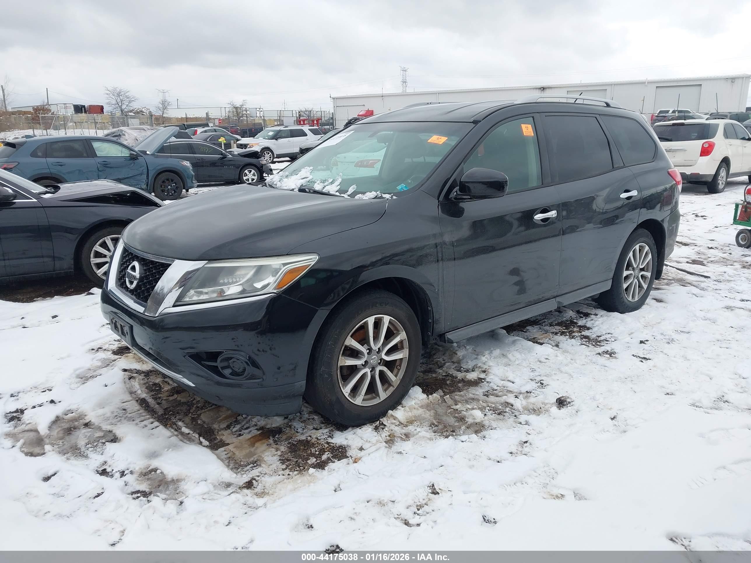 NISSAN PATHFINDER image 2