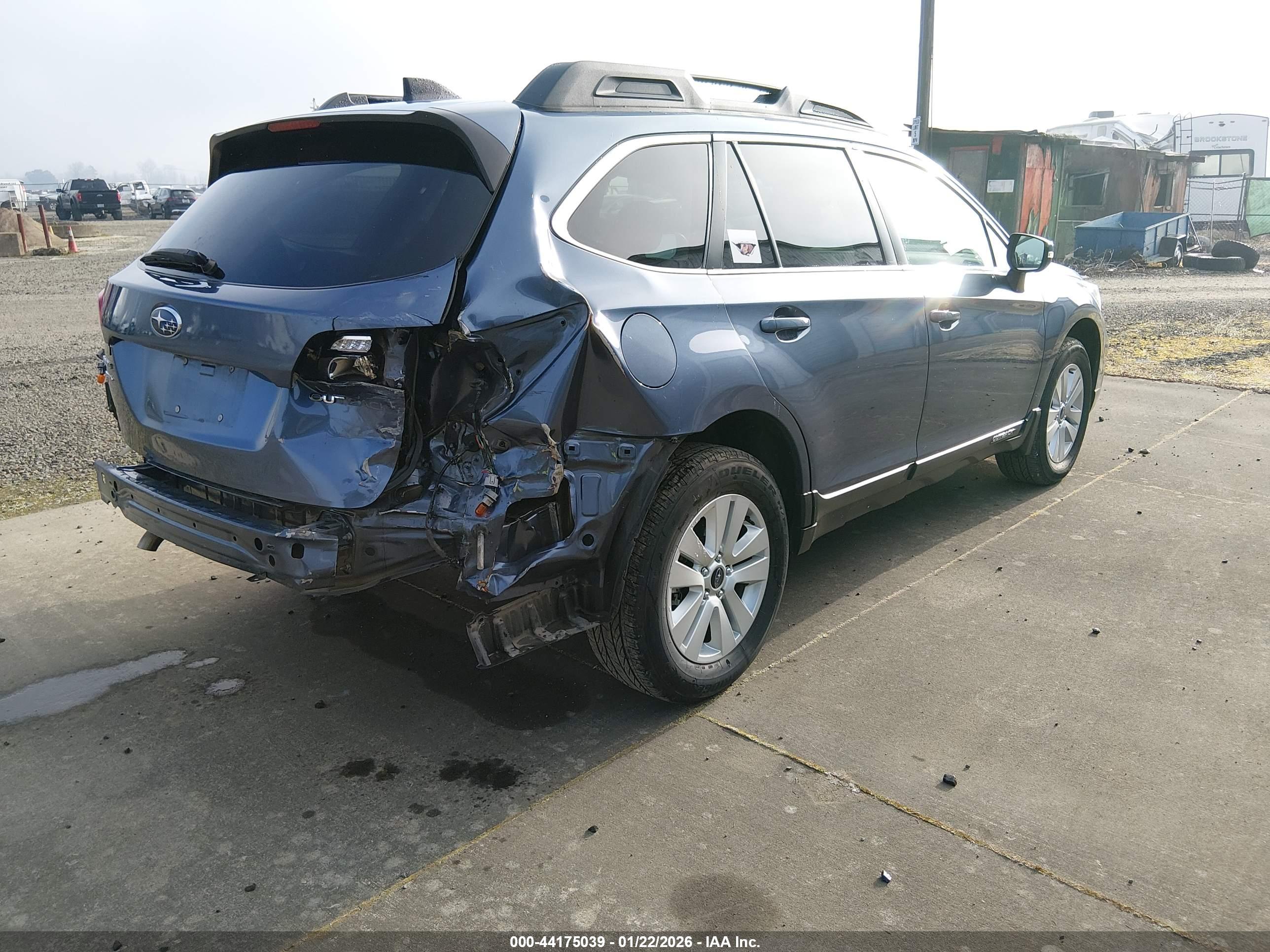 SUBARU OUTBACK image 4