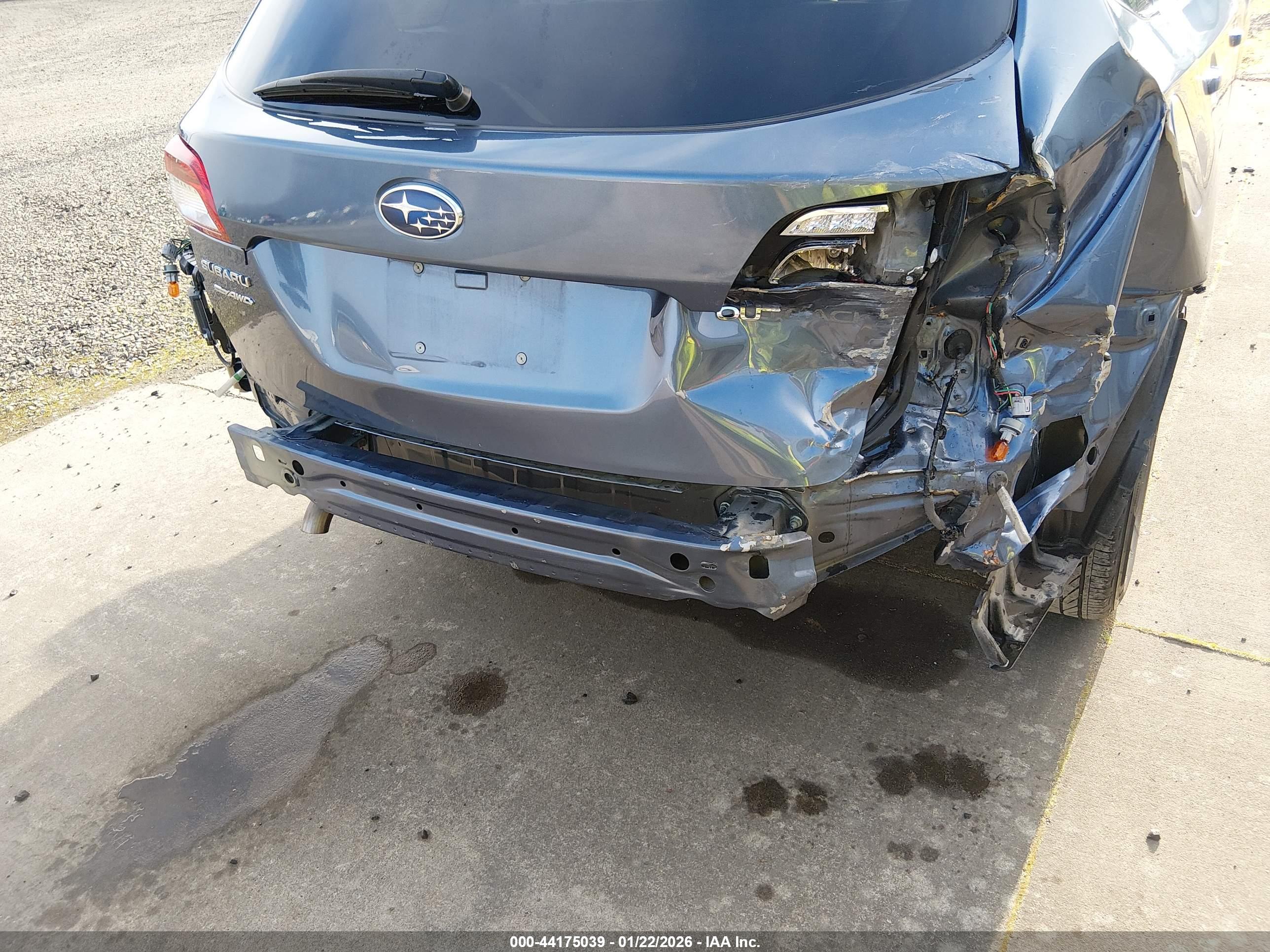 SUBARU OUTBACK image 6