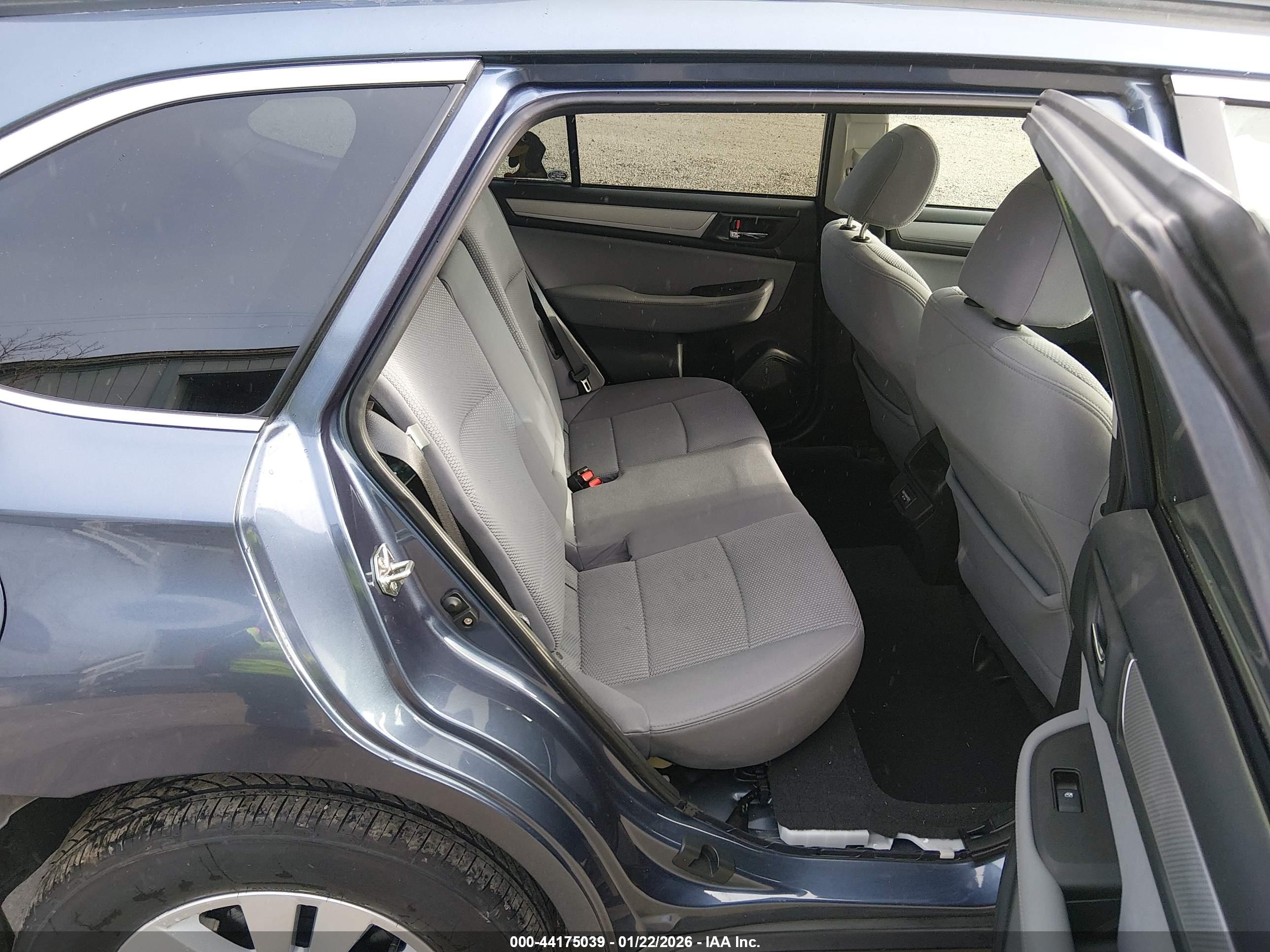 SUBARU OUTBACK image 8