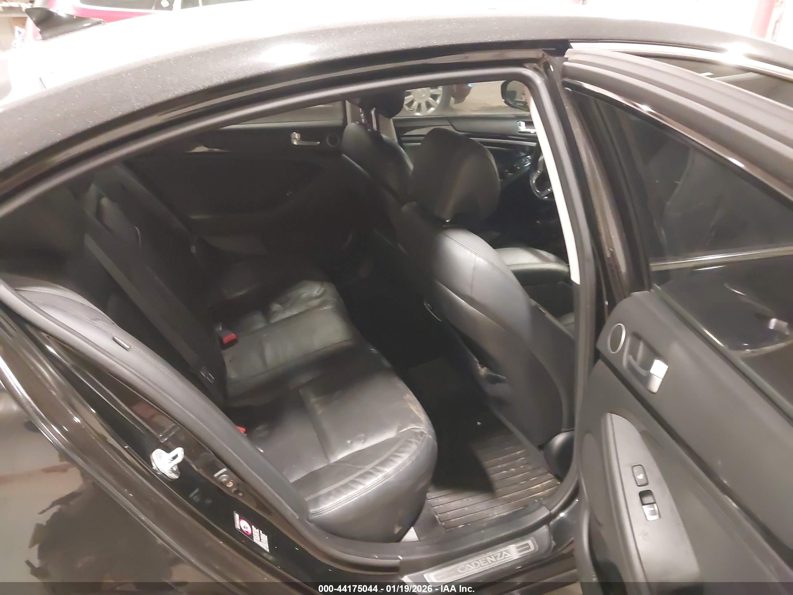 KIA CADENZA image 8