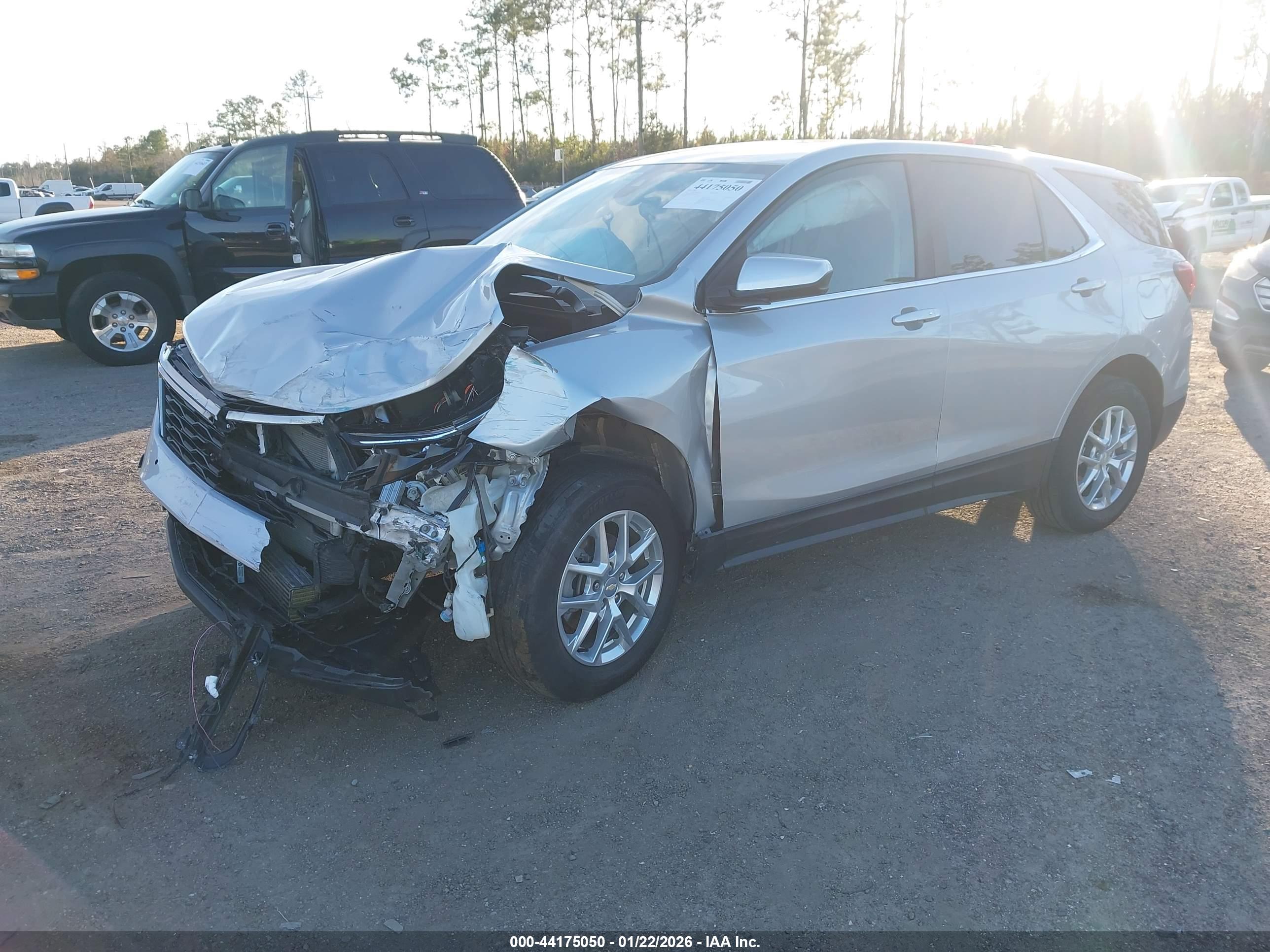 CHEVROLET EQUINOX image 2