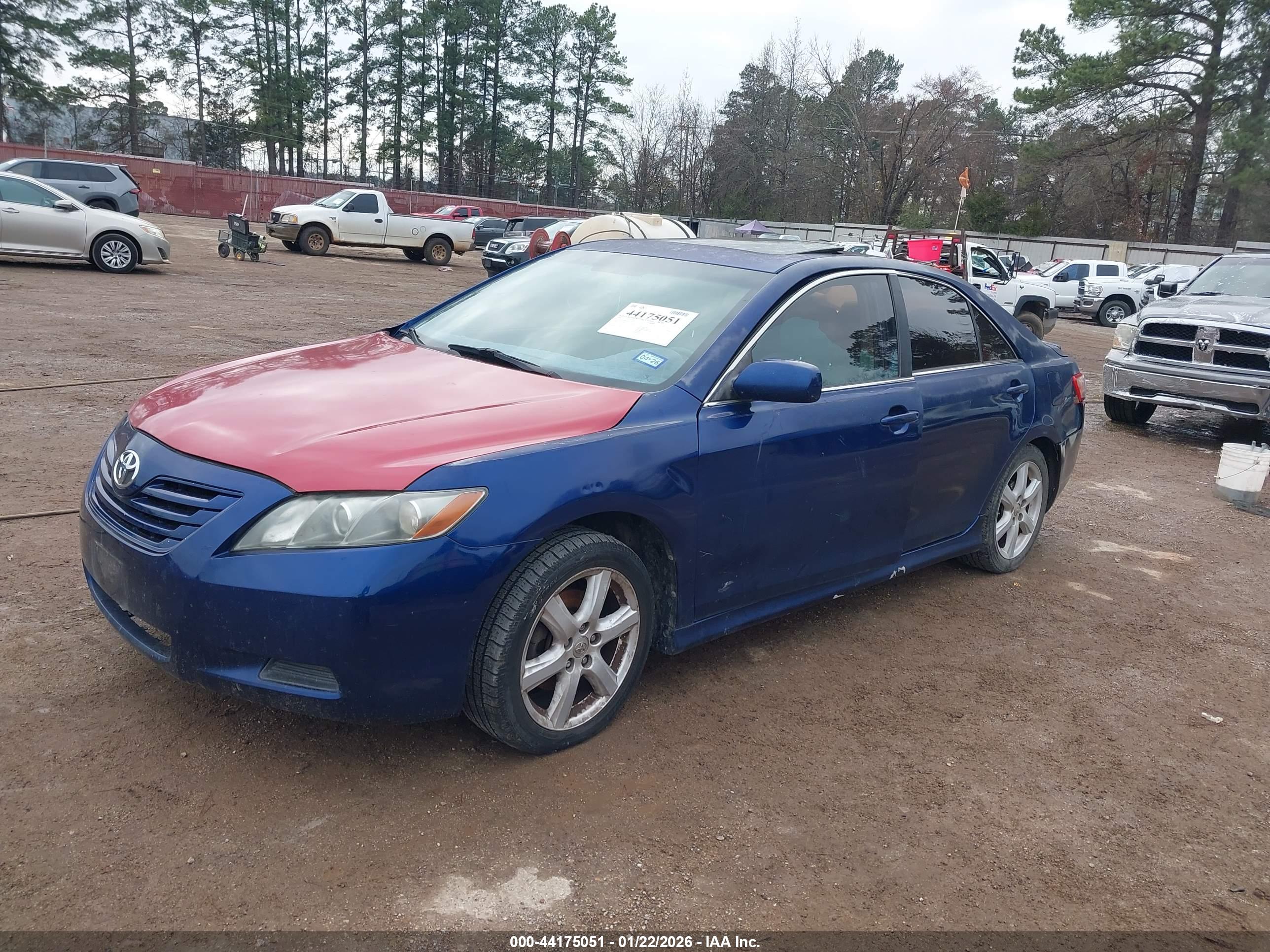 TOYOTA CAMRY image 2