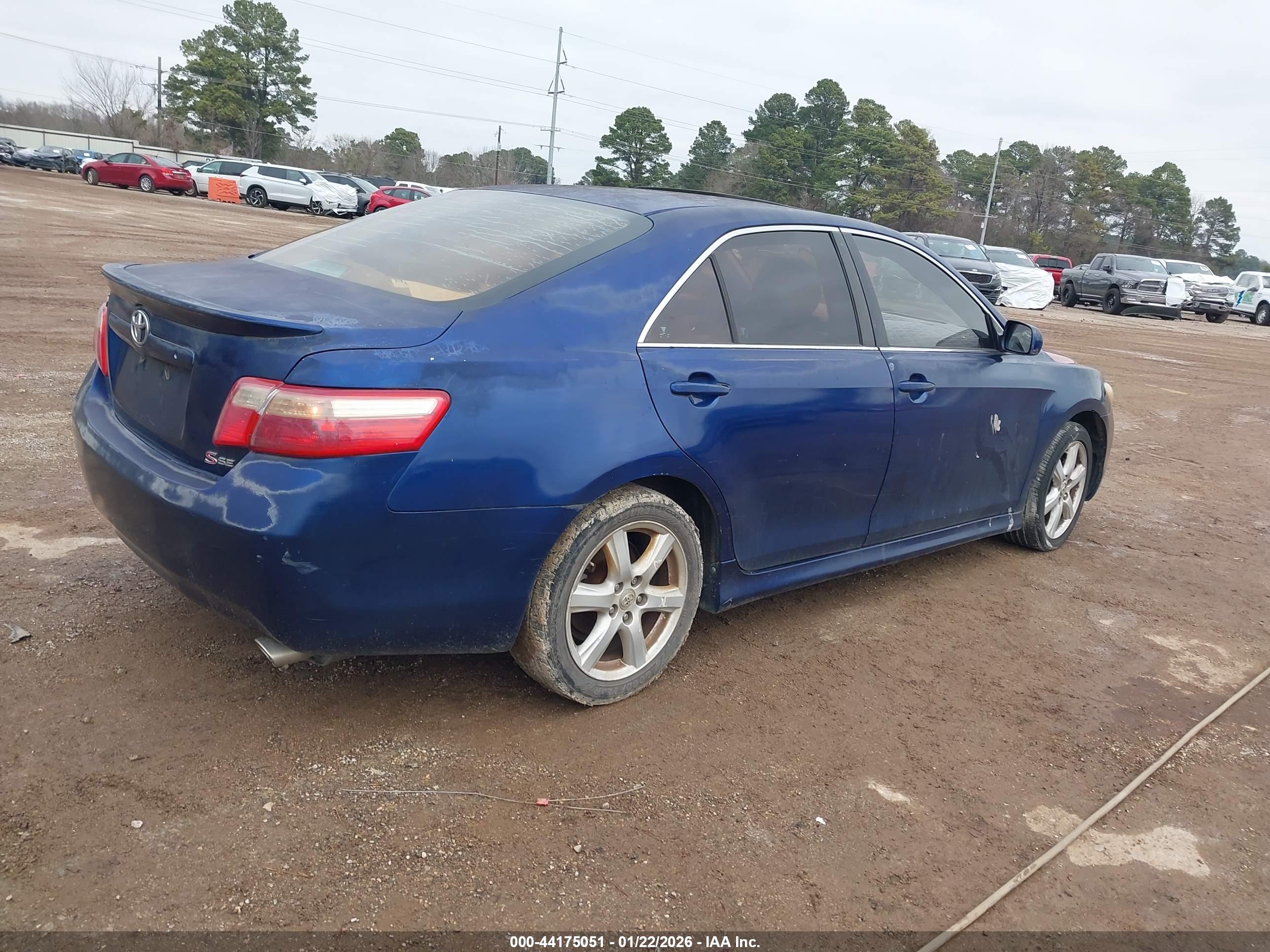TOYOTA CAMRY image 4