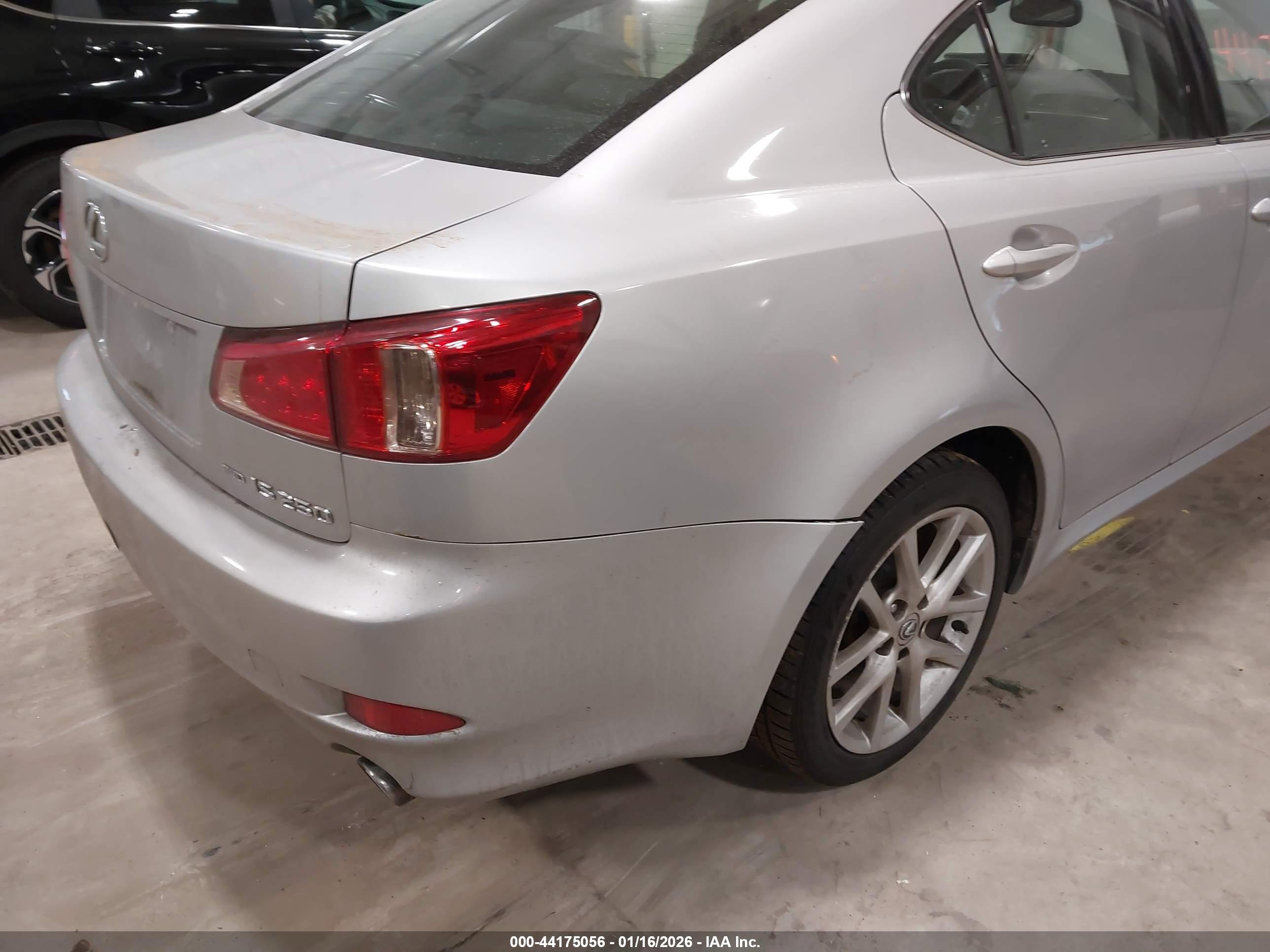 LEXUS IS image 6