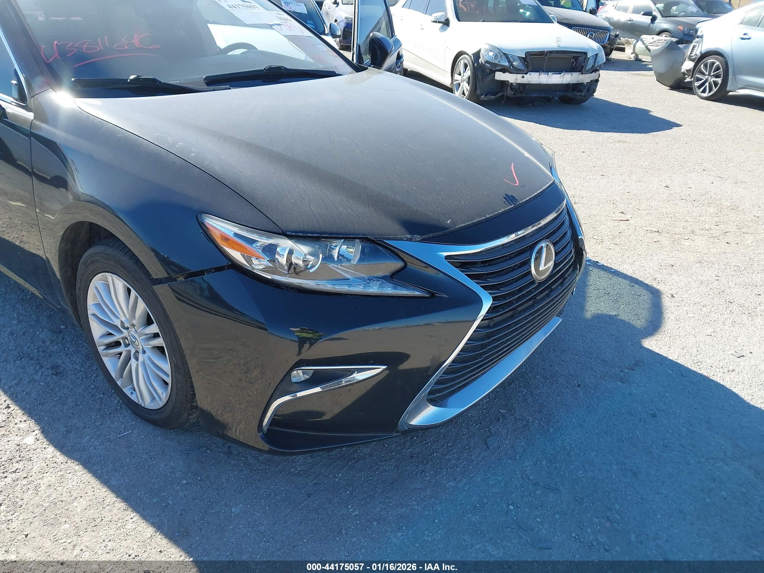 LEXUS ES image 6