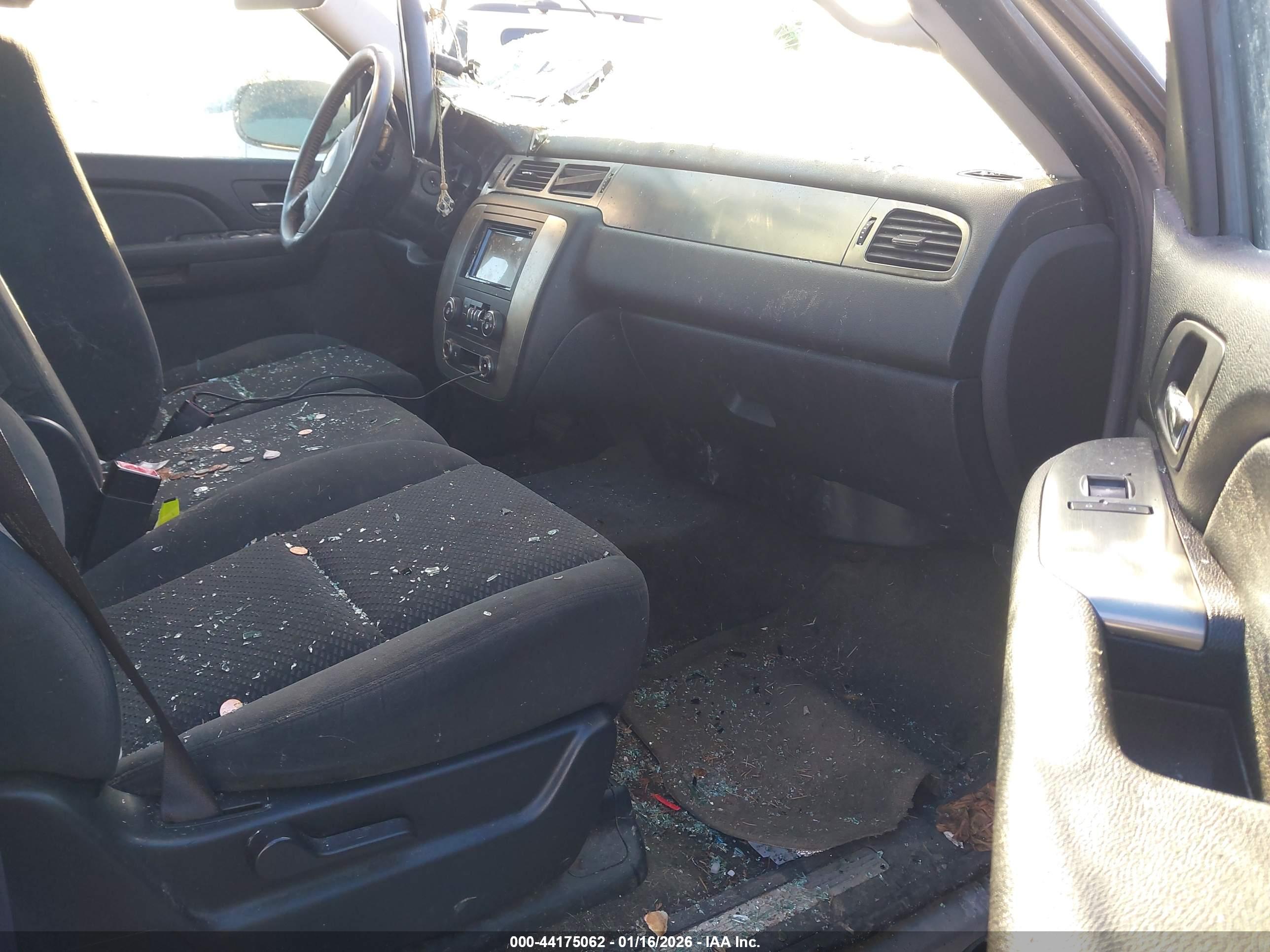 CHEVROLET TAHOE image 5