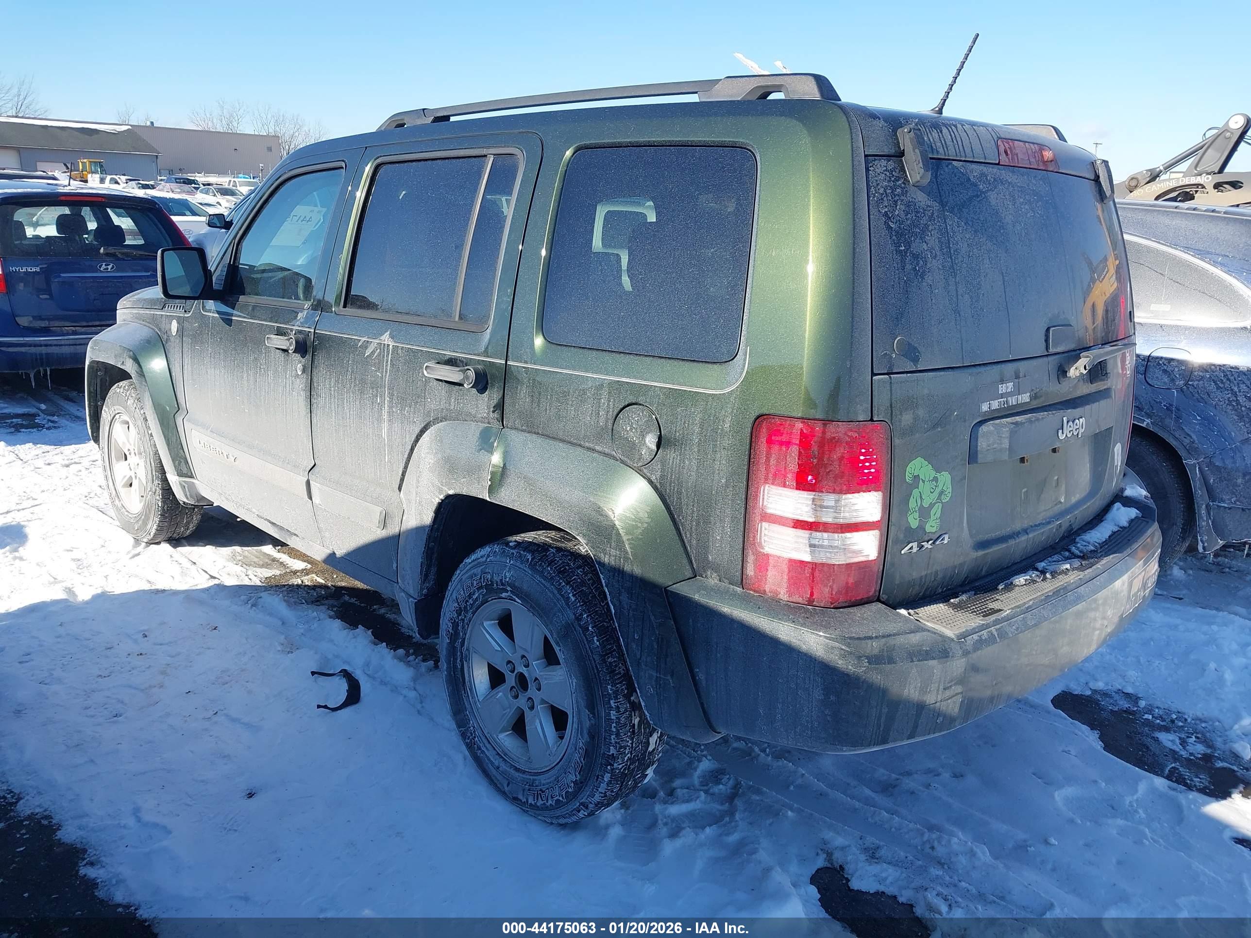 JEEP LIBERTY image 3