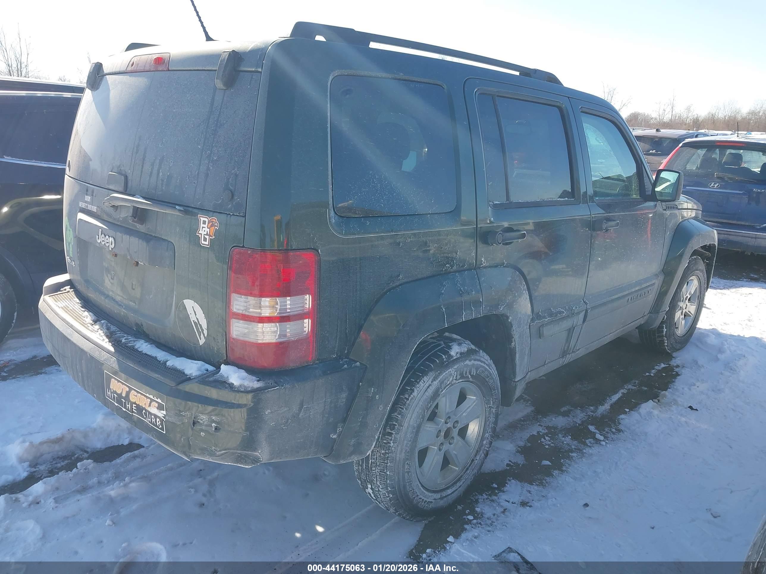 JEEP LIBERTY image 4
