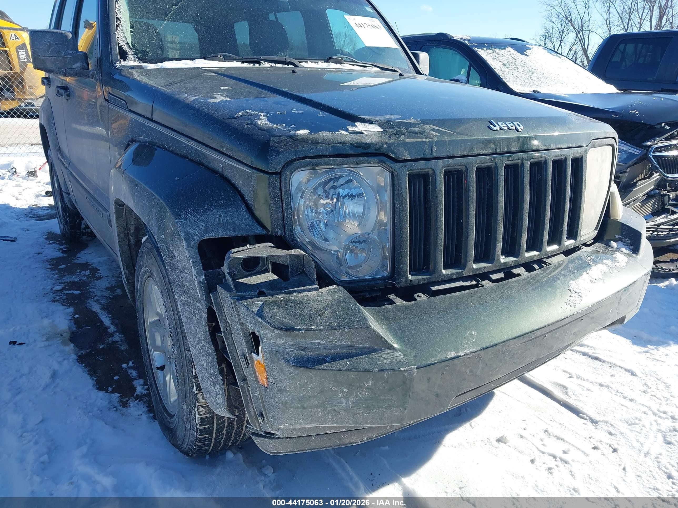 JEEP LIBERTY image 6