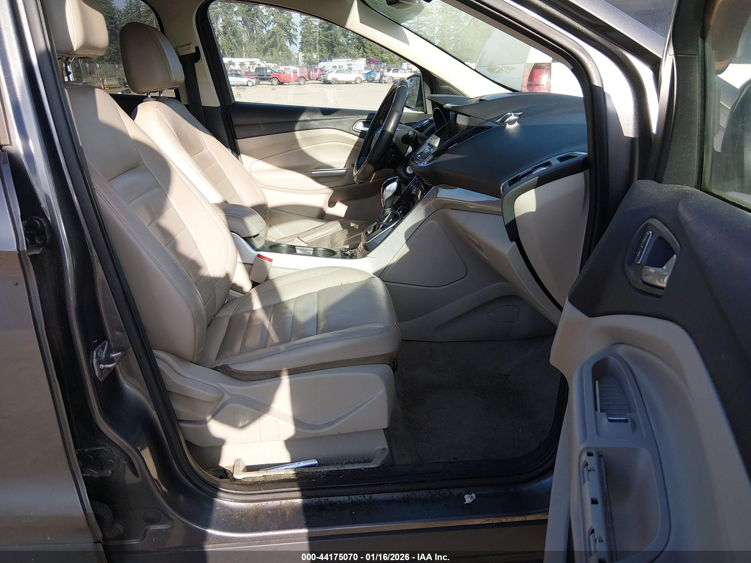 FORD ESCAPE image 5