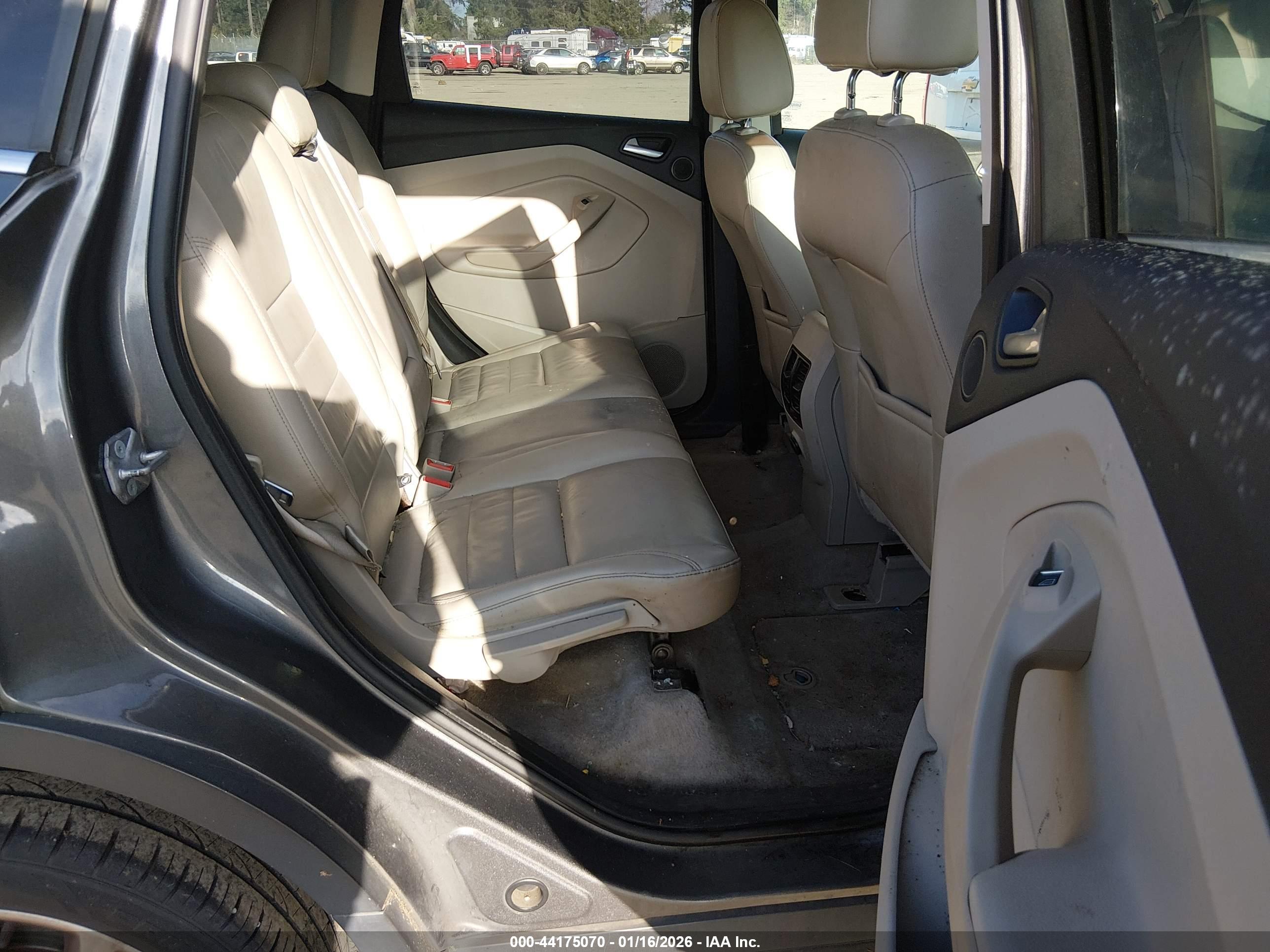 FORD ESCAPE image 8