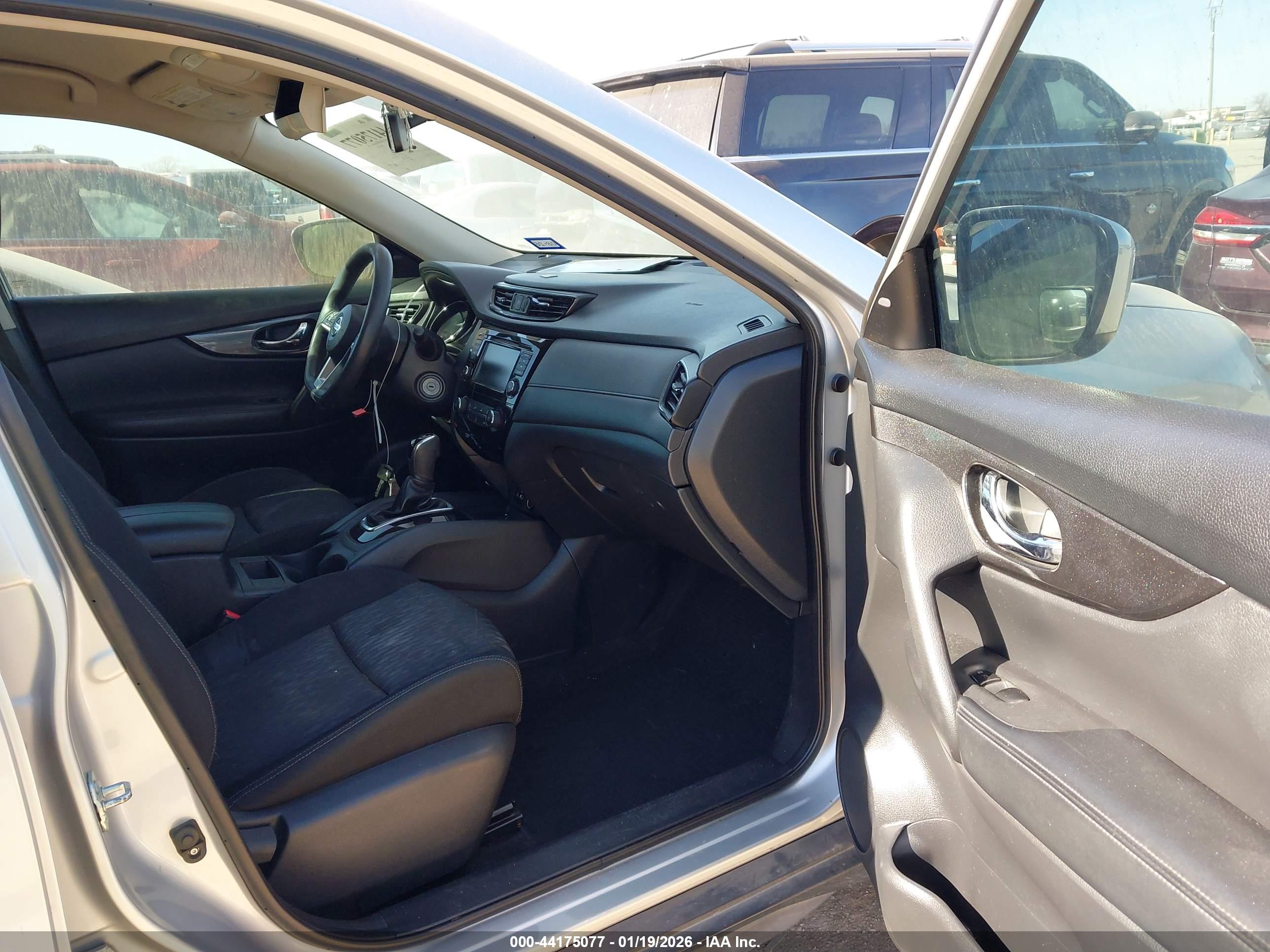 NISSAN ROGUE image 5