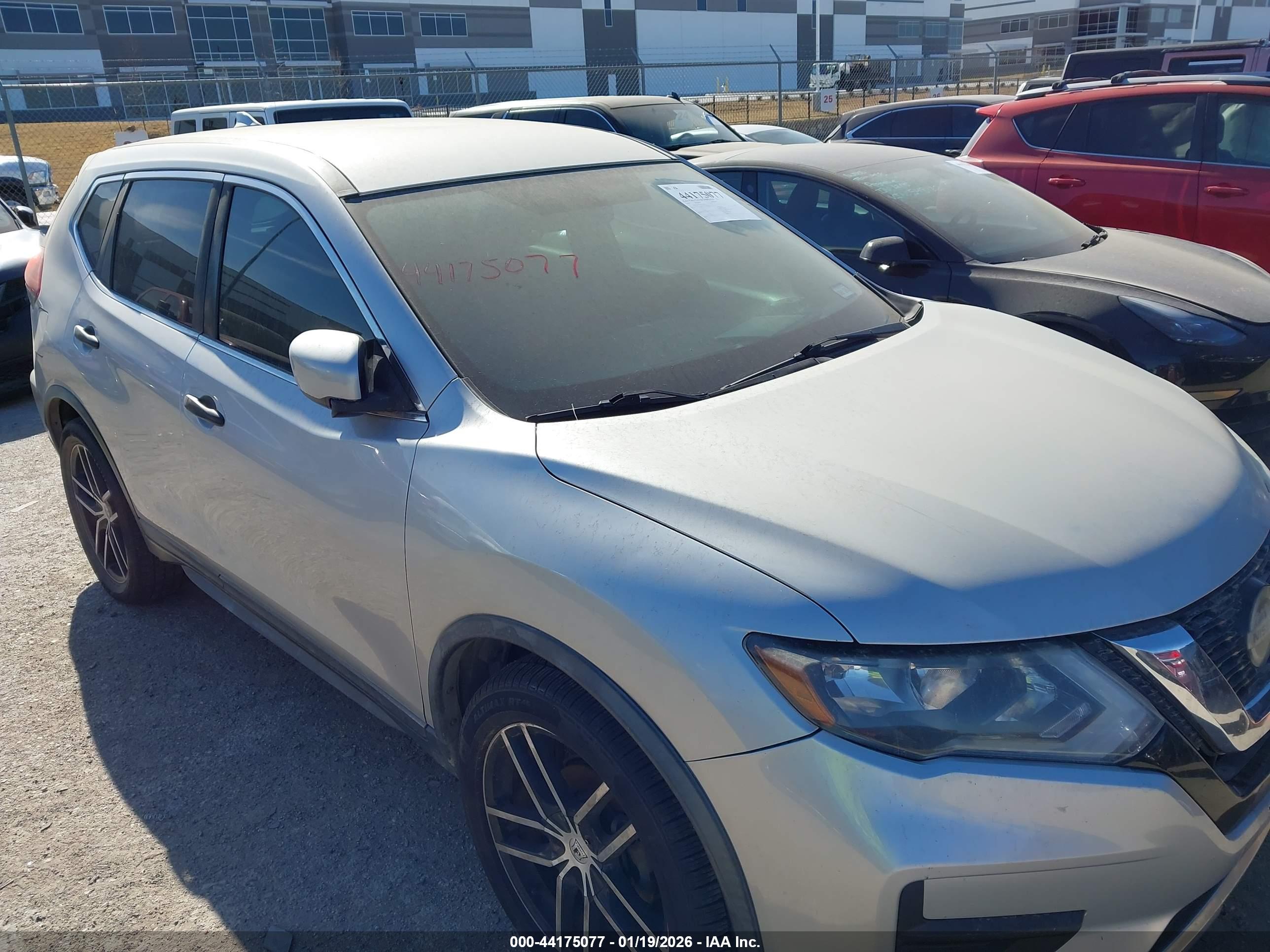 NISSAN ROGUE image 6
