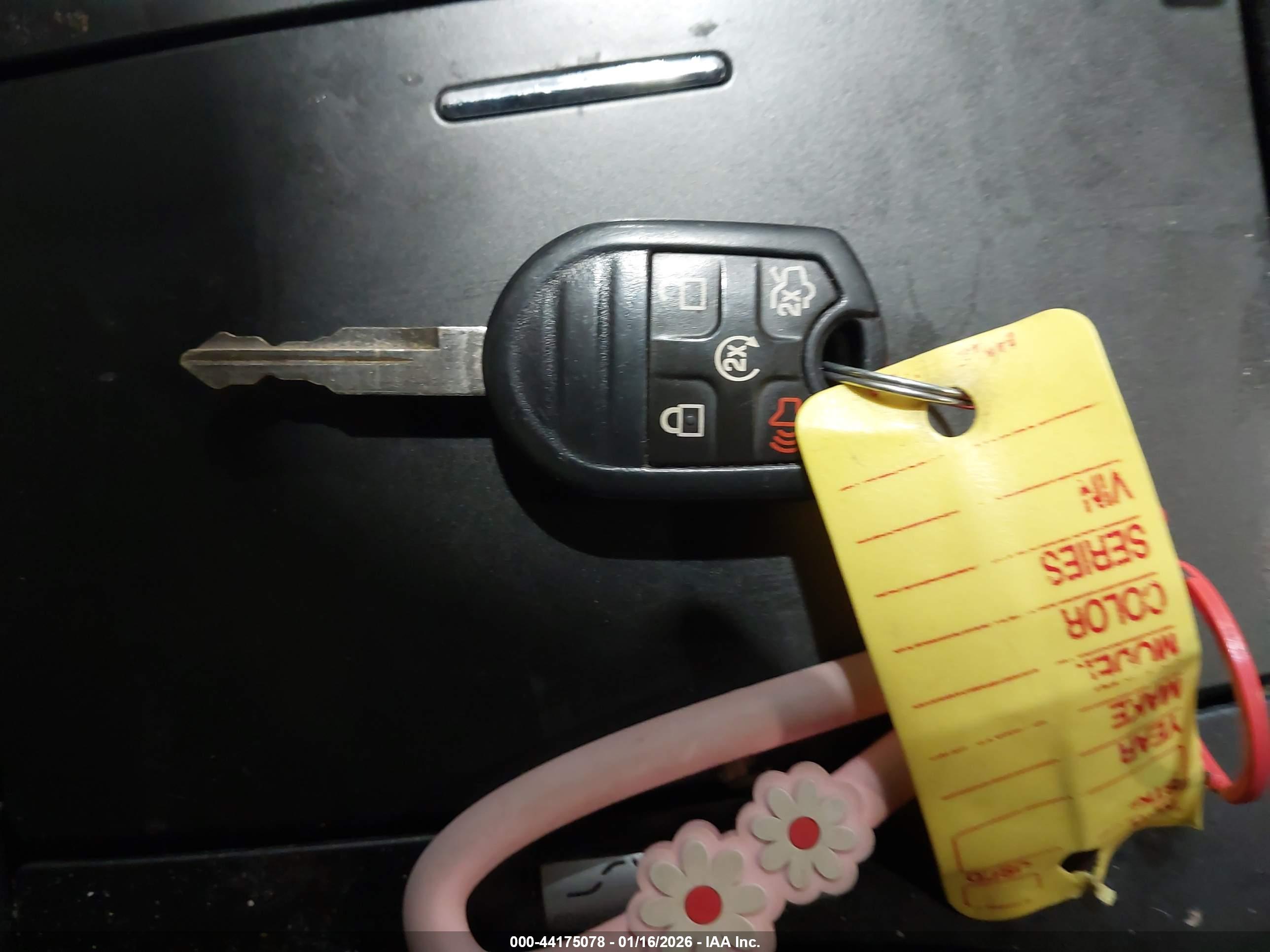 FORD TAURUS image 11