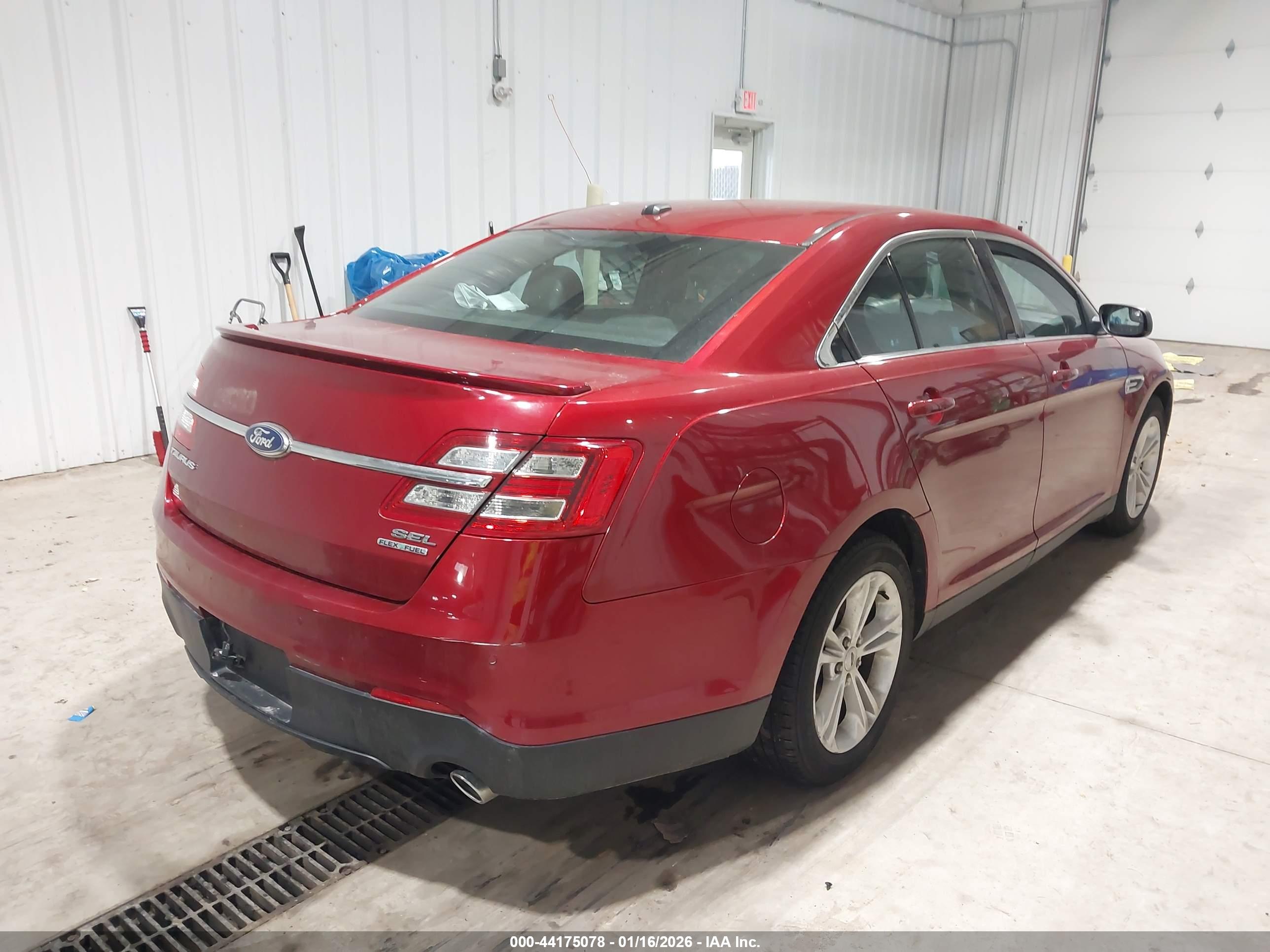 FORD TAURUS image 4