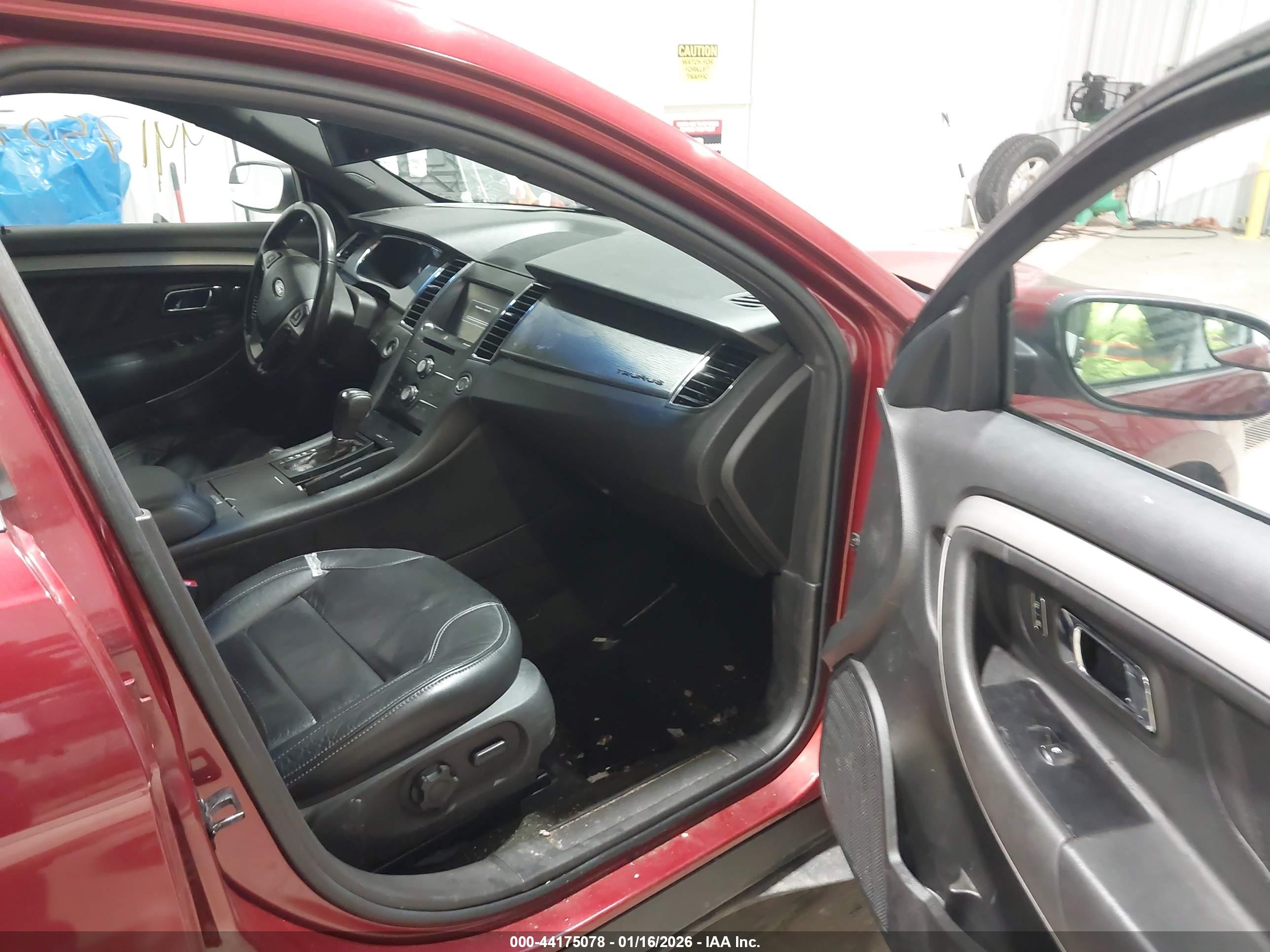 FORD TAURUS image 5