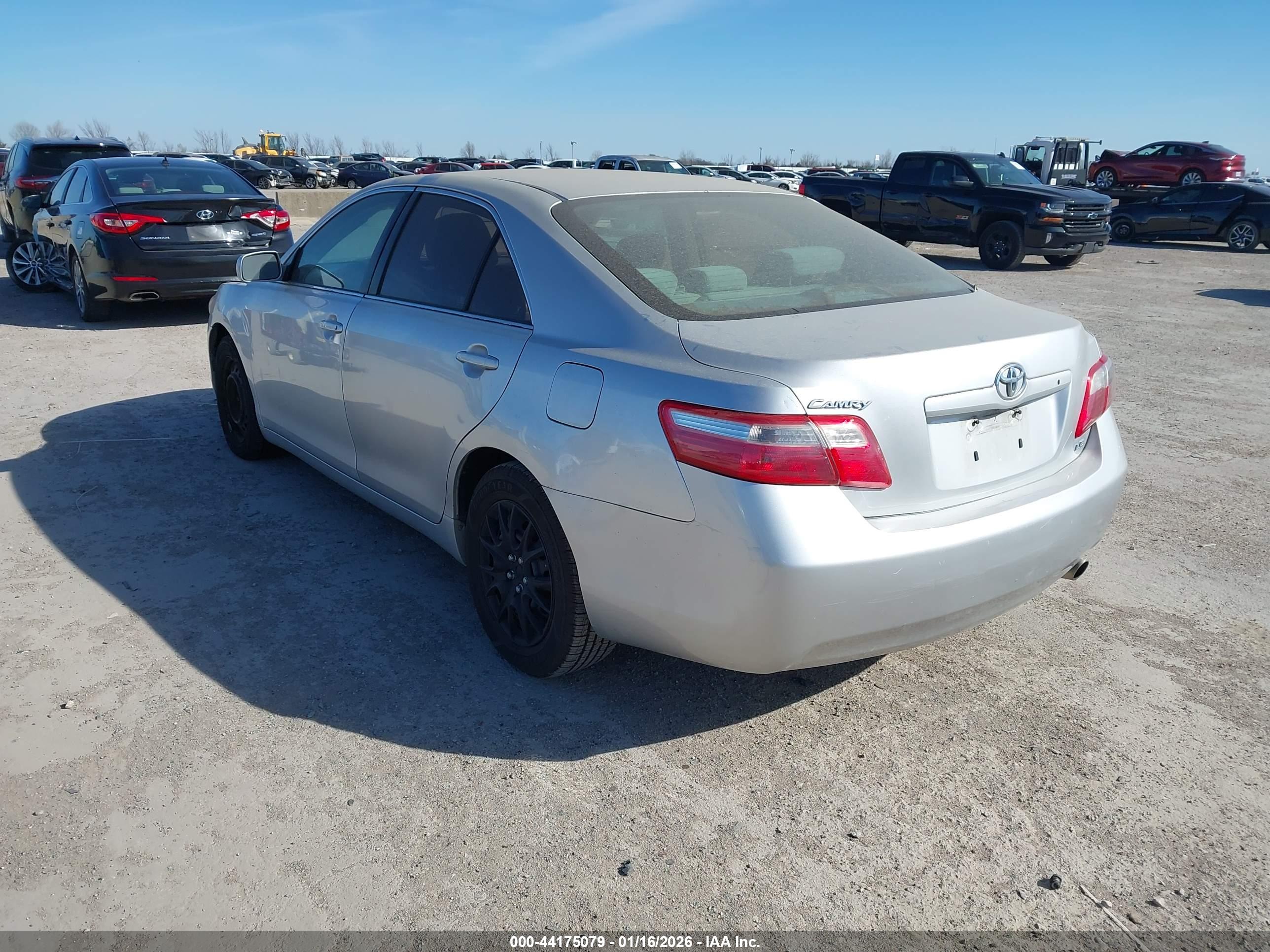 TOYOTA CAMRY image 3