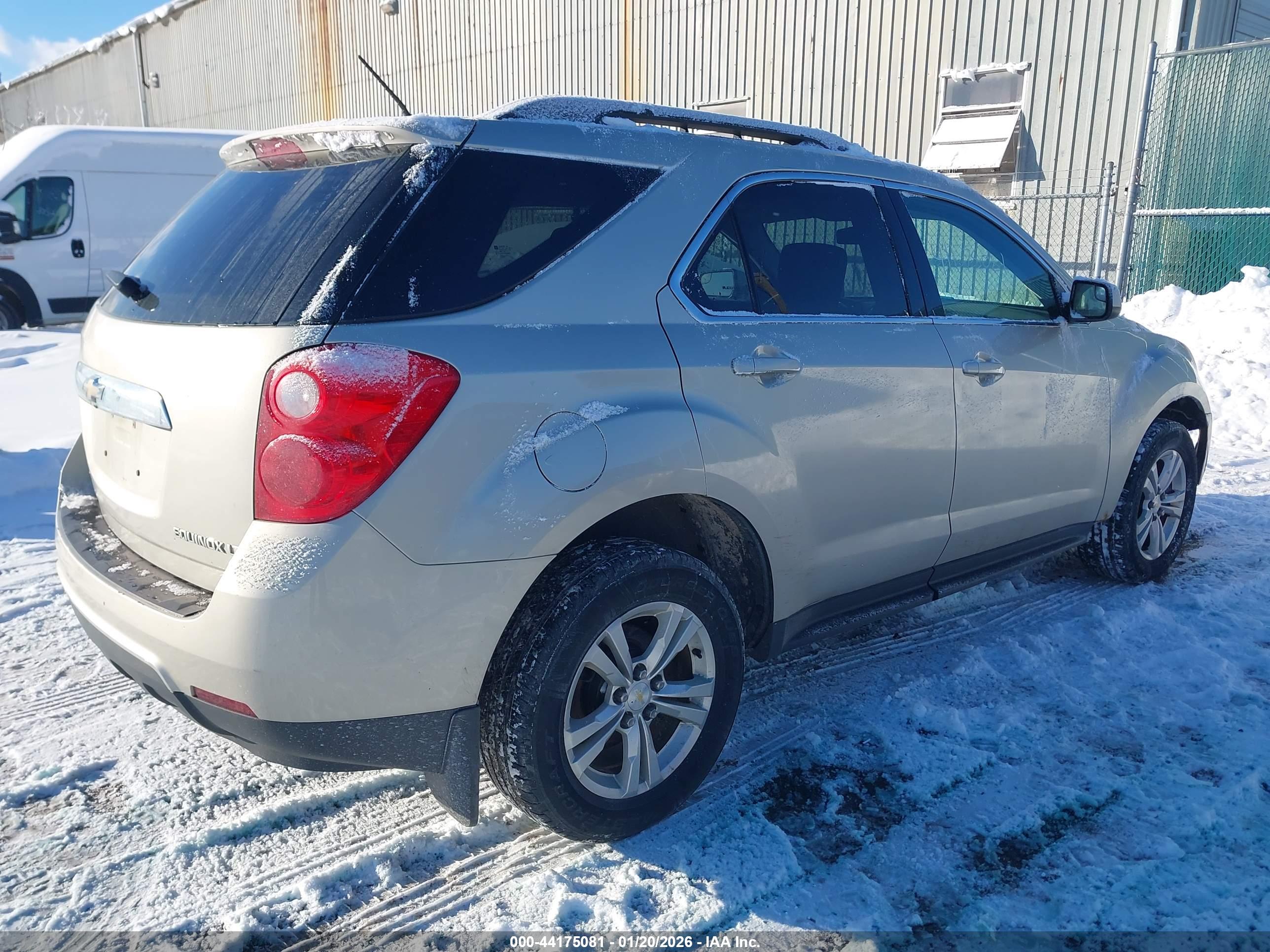 CHEVROLET EQUINOX image 4