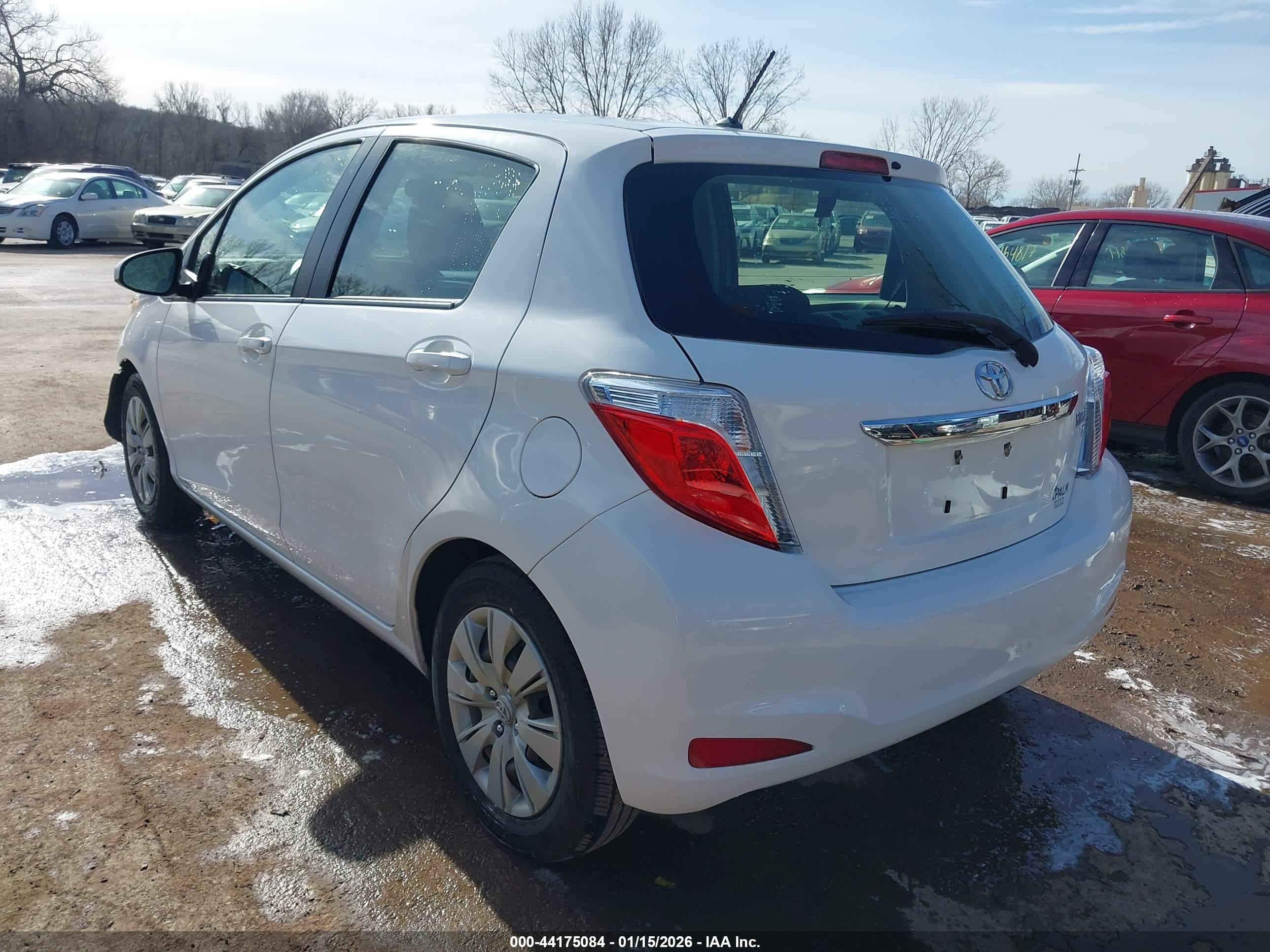 TOYOTA YARIS image 3