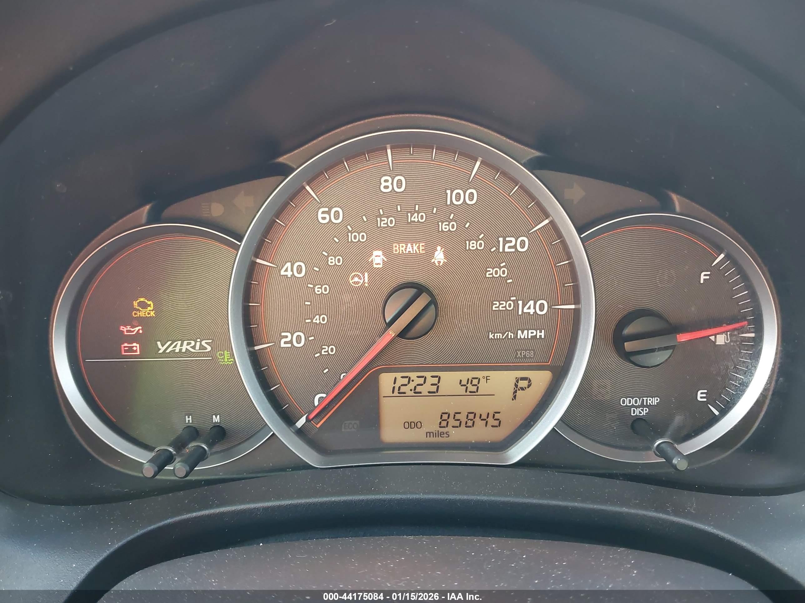 TOYOTA YARIS image 7