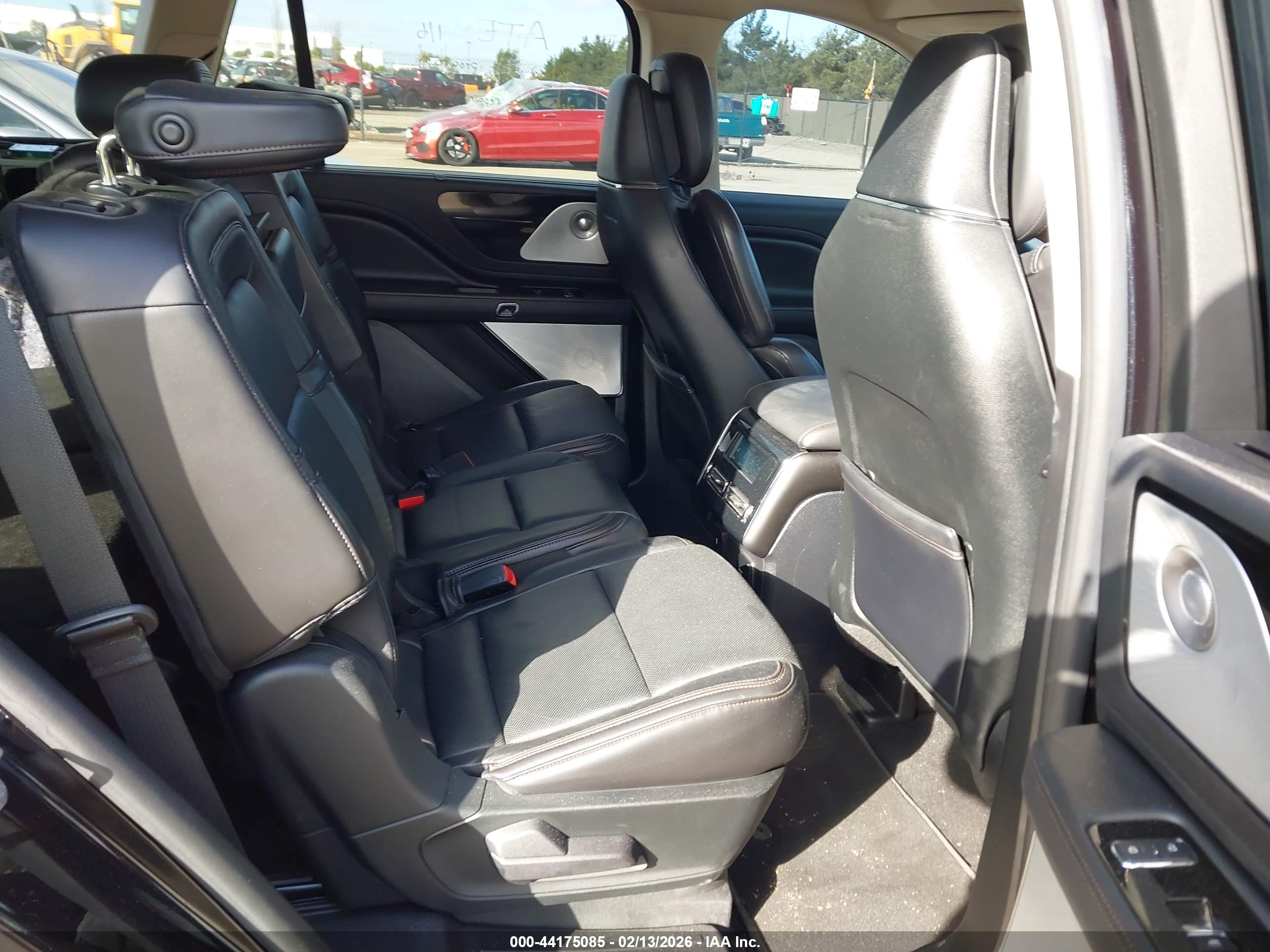 LINCOLN AVIATOR image 8