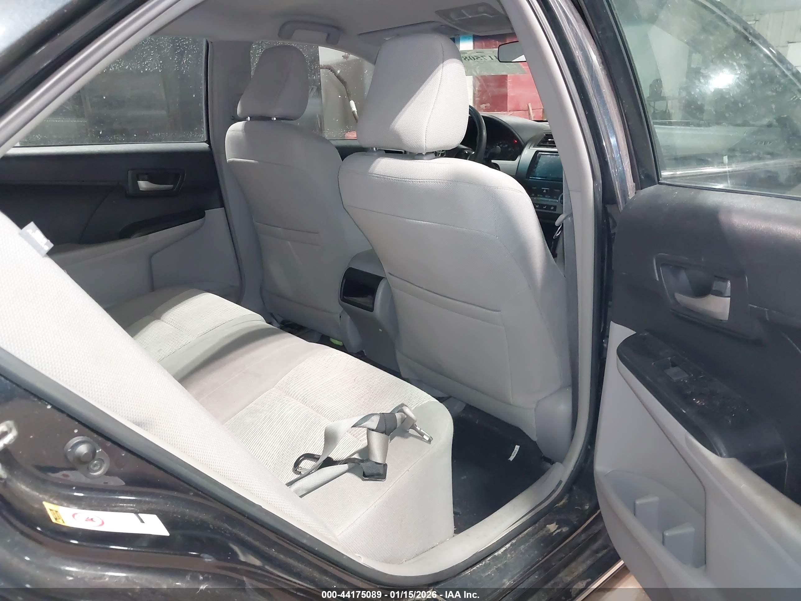 TOYOTA CAMRY image 8